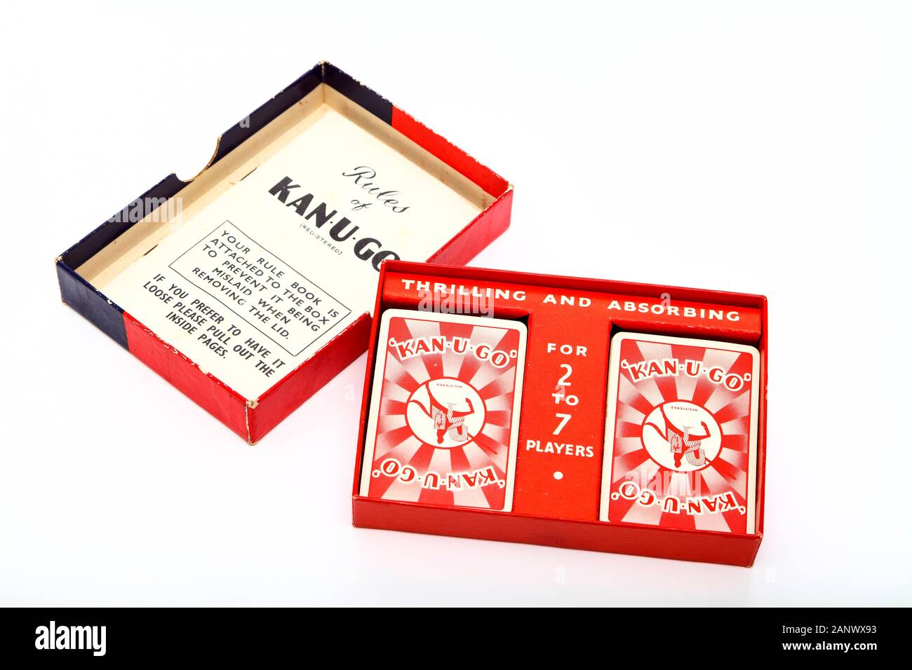 Jeu De Jeux De Cartes Mots Croisés Old vintage Kan-U-GO jeu de cartes mots croisés circa 1934 isolé sur fond  blanc Photo Stock - Alamy