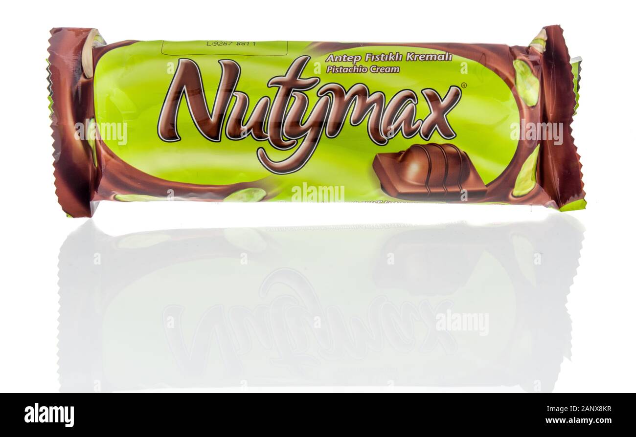 Winneconne, WI - 14 janvier 2019 : un paquet de Solen nutymaz candy bar snack sur un fond isolé Banque D'Images