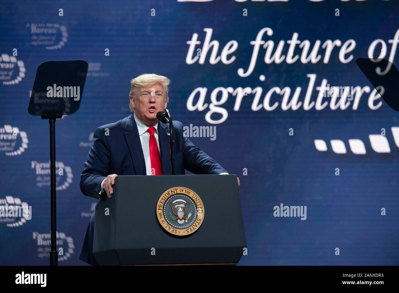 Le président américain Donald J. Trump parle avant 5 000 participants à la convention annuelle de la Fédération américaine du Bureau agricole à Austin, Texas, États-Unis. Banque D'Images