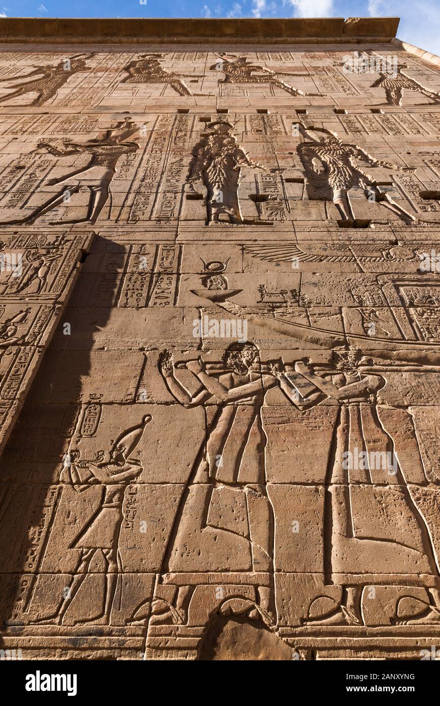 Tour Porte Du Temple D'Isis Philae, Aussi Temple De La Philae, Île D'Agilkia Dans Le Lac Nasser, Assouan, Egypte, Afrique Du Nord, Afrique Banque D'Images