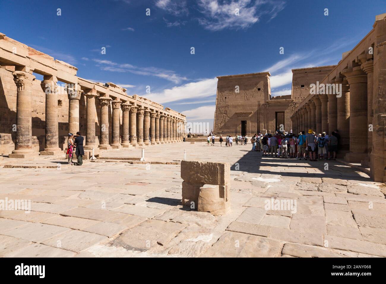 Colonnade Du Temple D'Isis Philae, Aussi Temple De Philae, Ile D'Agilkia Dans Le Lac Nasser, Assouan, Egypte, Afrique Du Nord, Afrique Banque D'Images