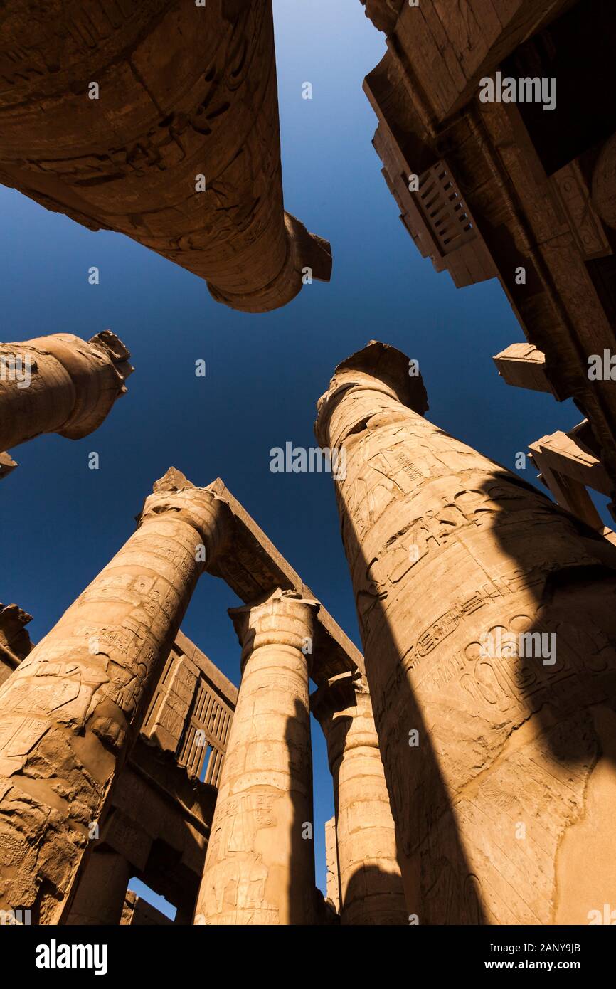 Grand Hypostyle Hall, Temple Karnak, Louxor, Egypte, Afrique Du Nord, Afrique Banque D'Images