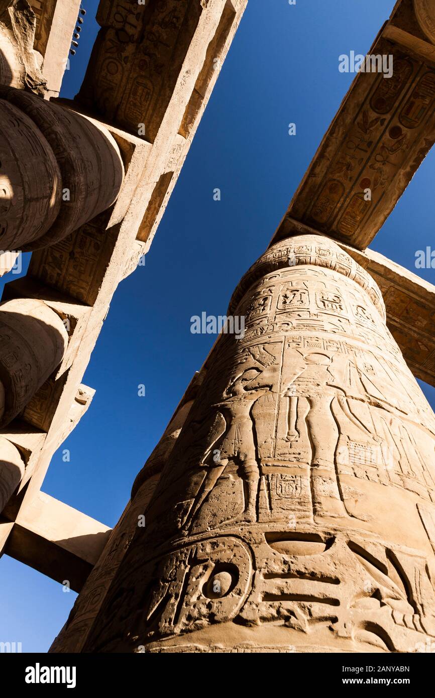 Grand Hypostyle Hall, Temple Karnak, Louxor, Egypte, Afrique Du Nord, Afrique Banque D'Images