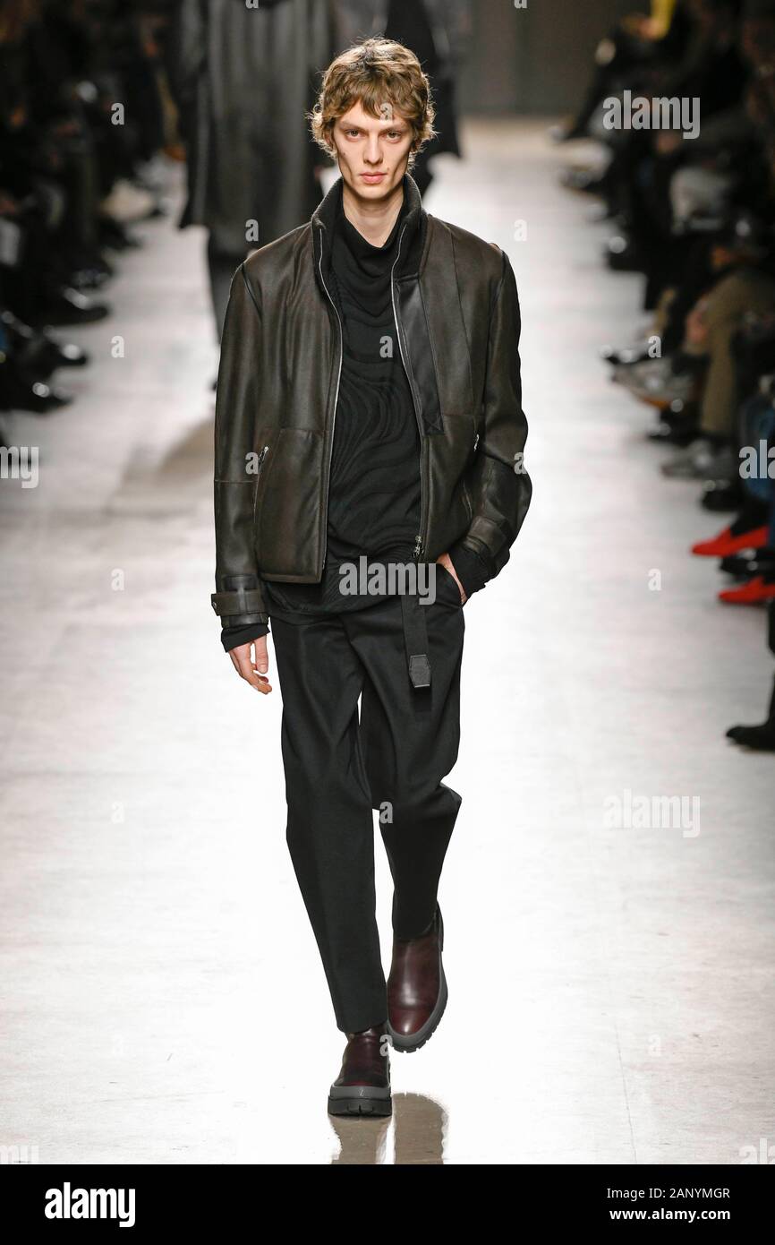 HERMES FW20 piste pendant la Fashion Week de Paris Carnet d'hommes Janvier 2020 - Paris, France 18/01/2020 | Le monde d'utilisation Banque D'Images