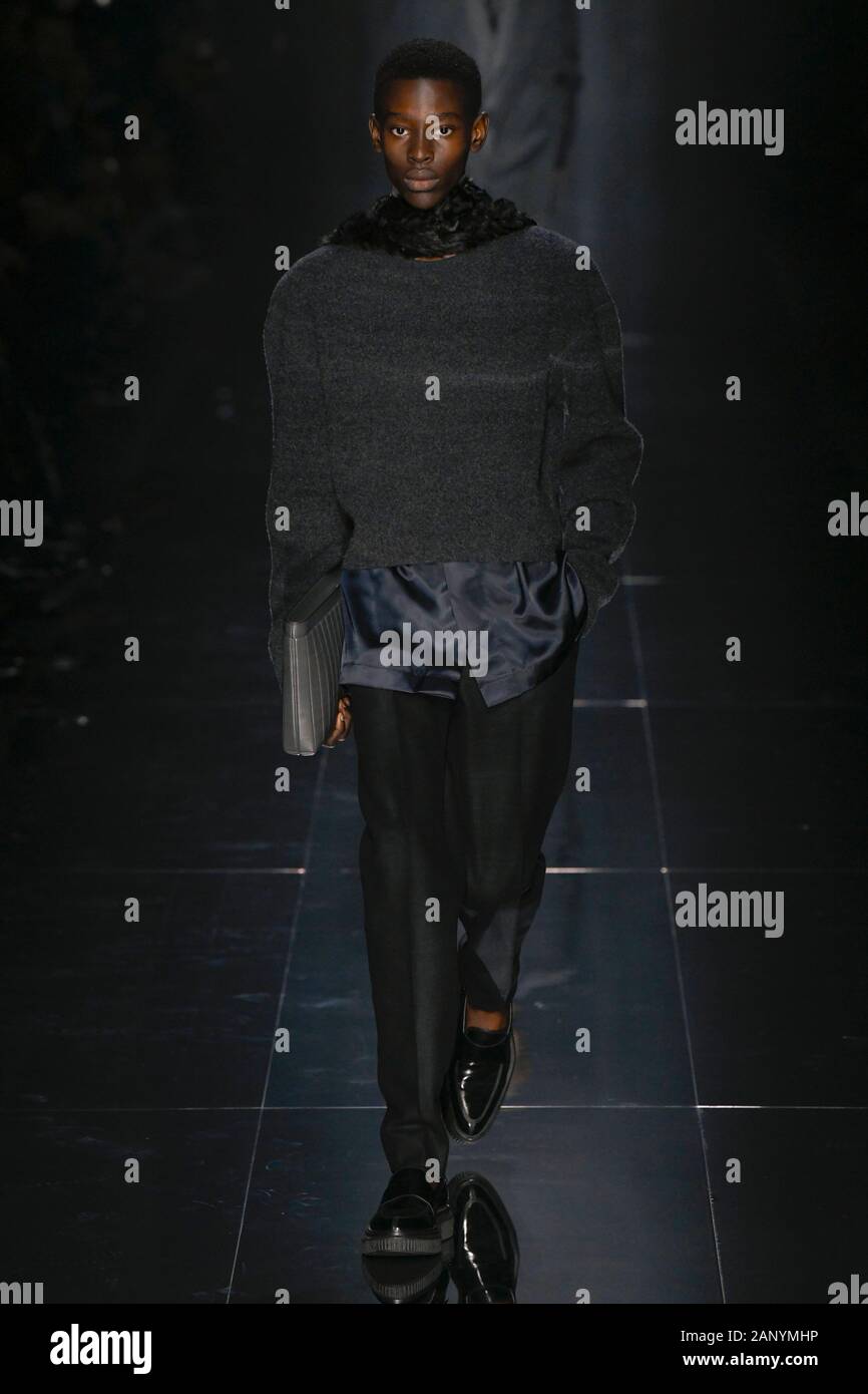 DUNHILL FW20 piste pendant la Fashion Week de Paris Carnet d'hommes Janvier 2020 - Paris, France 19/01/2020 | Le monde d'utilisation Banque D'Images