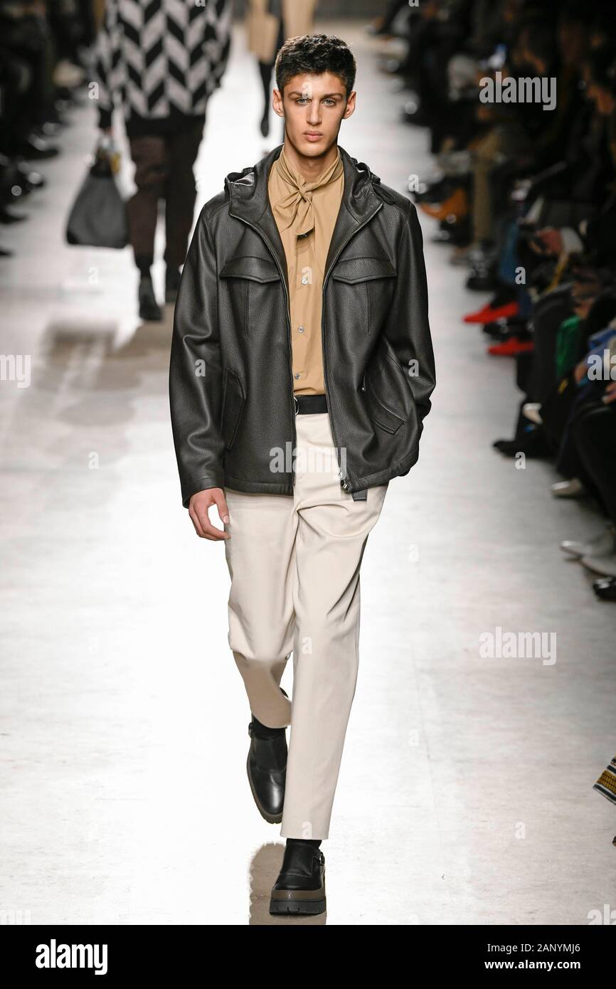 HERMES FW20 piste pendant la Fashion Week de Paris Carnet d'hommes Janvier 2020 - Paris, France 18/01/2020 | Le monde d'utilisation Banque D'Images