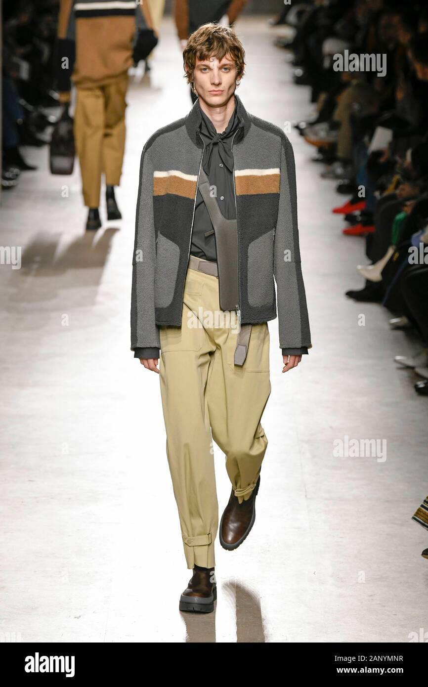 HERMES FW20 piste pendant la Fashion Week de Paris Carnet d'hommes Janvier 2020 - Paris, France 18/01/2020 | Le monde d'utilisation Banque D'Images