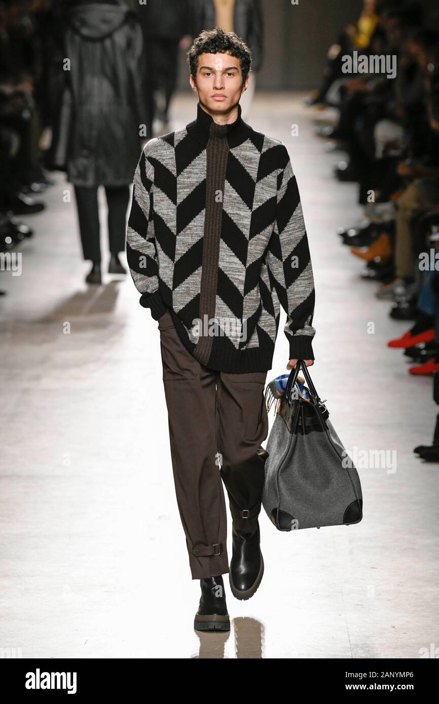 HERMES FW20 piste pendant la Fashion Week de Paris Carnet d'hommes Janvier 2020 - Paris, France 18/01/2020 | Le monde d'utilisation Banque D'Images