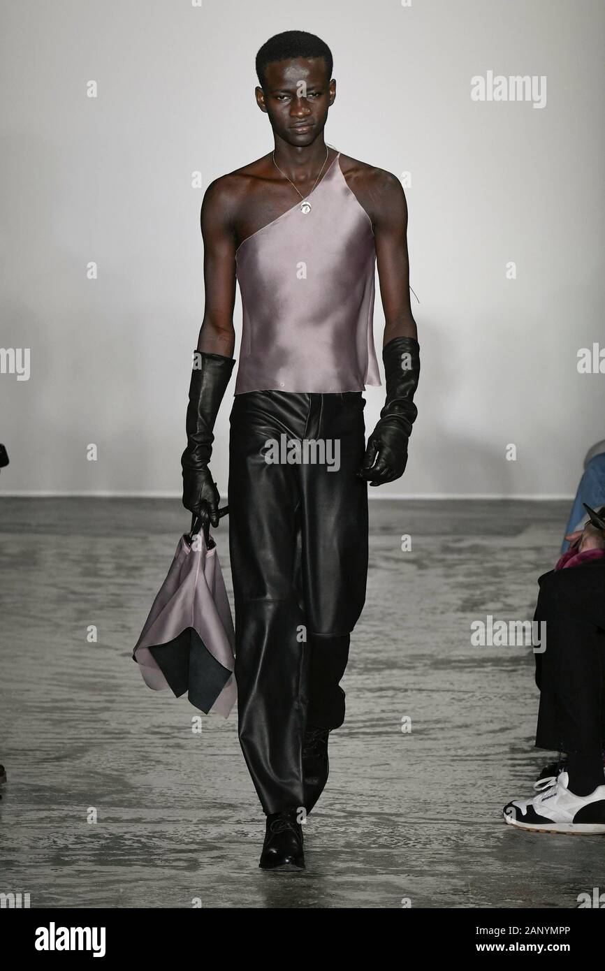 Ludovic De Saint Sernin FW20 piste pendant la Fashion Week de Paris Carnet d'hommes Janvier 2020 - Paris, France 19/01/2020 | Le monde d'utilisation Banque D'Images