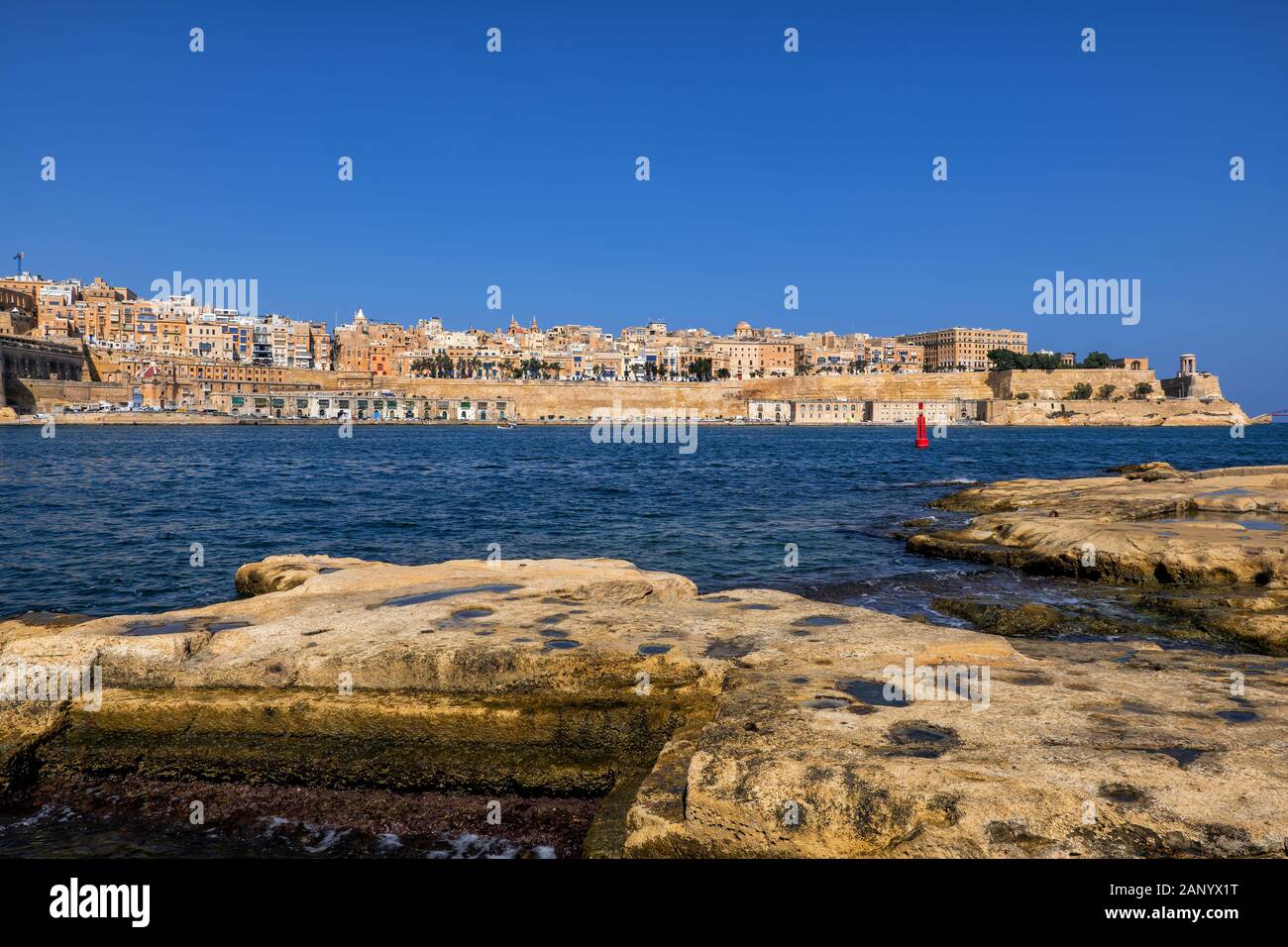 Ville de La Valette à Malte, vue du vieux port de Birgu (Vittoriosa) au Grand Port. Banque D'Images