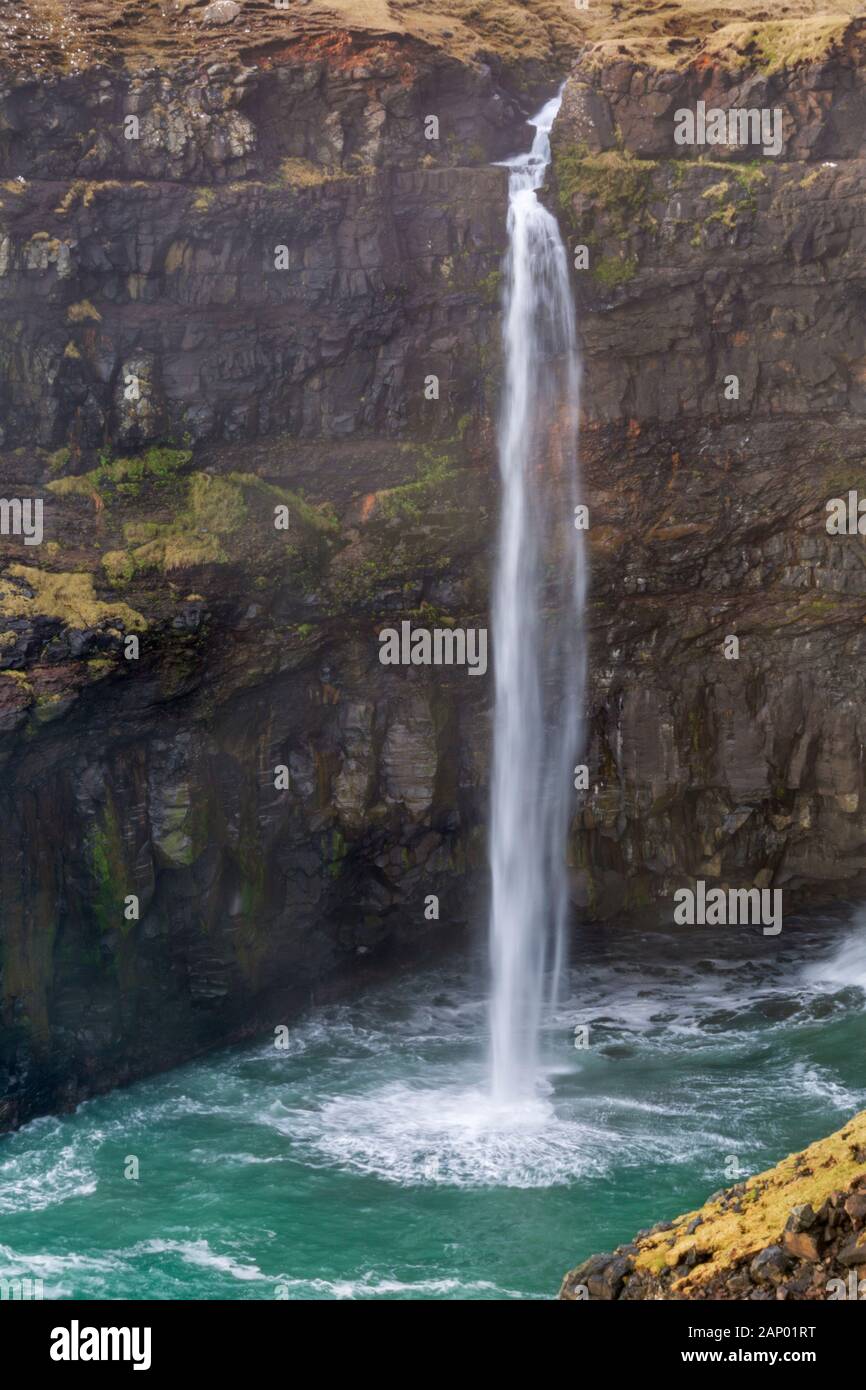 Cascade de Gásadalur Gásadalur, Vagar et, îles Féroé, Îles Féroé Danemark en avril - Múlafossur Mulafossur Gasadalur cascade, cascade Banque D'Images