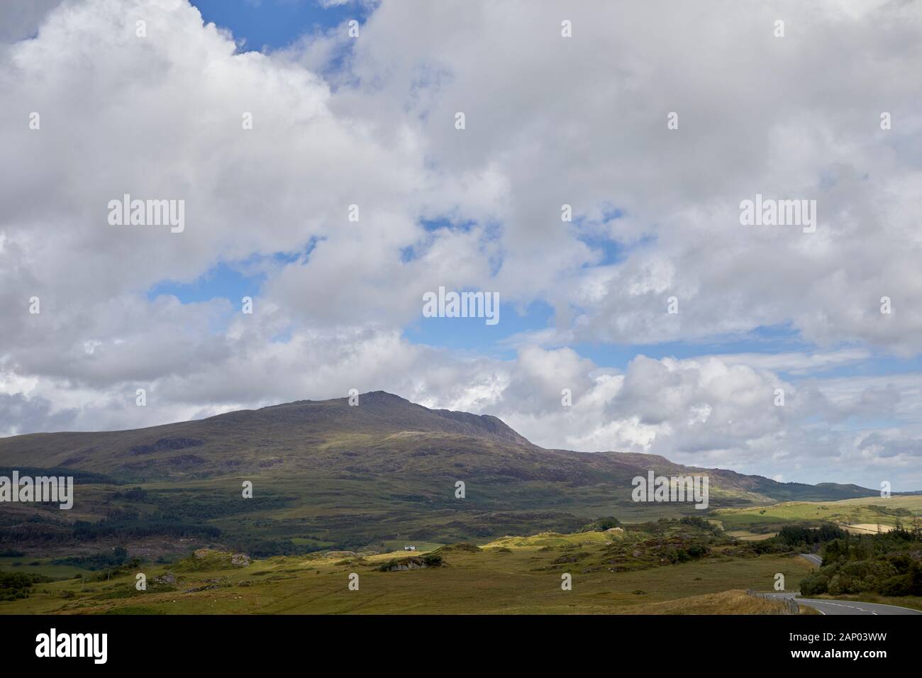 Vue sur la montagne Moel Siabod depuis l'A470, Snowdonia, Pays de Galles Banque D'Images