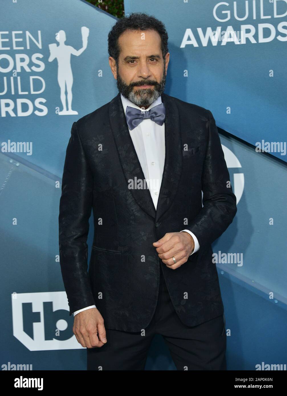 Los Angeles, USA. 19 Jan, 2020. Tony Shalhoub assister à la 26e assemblée annuelle des Screen Actors Guild Award au Shrine Auditorium à Los Angeles le 19 janvier 2020 à Los Angeles, CA : Crédit Tsuni/USA/Alamy Live News Banque D'Images