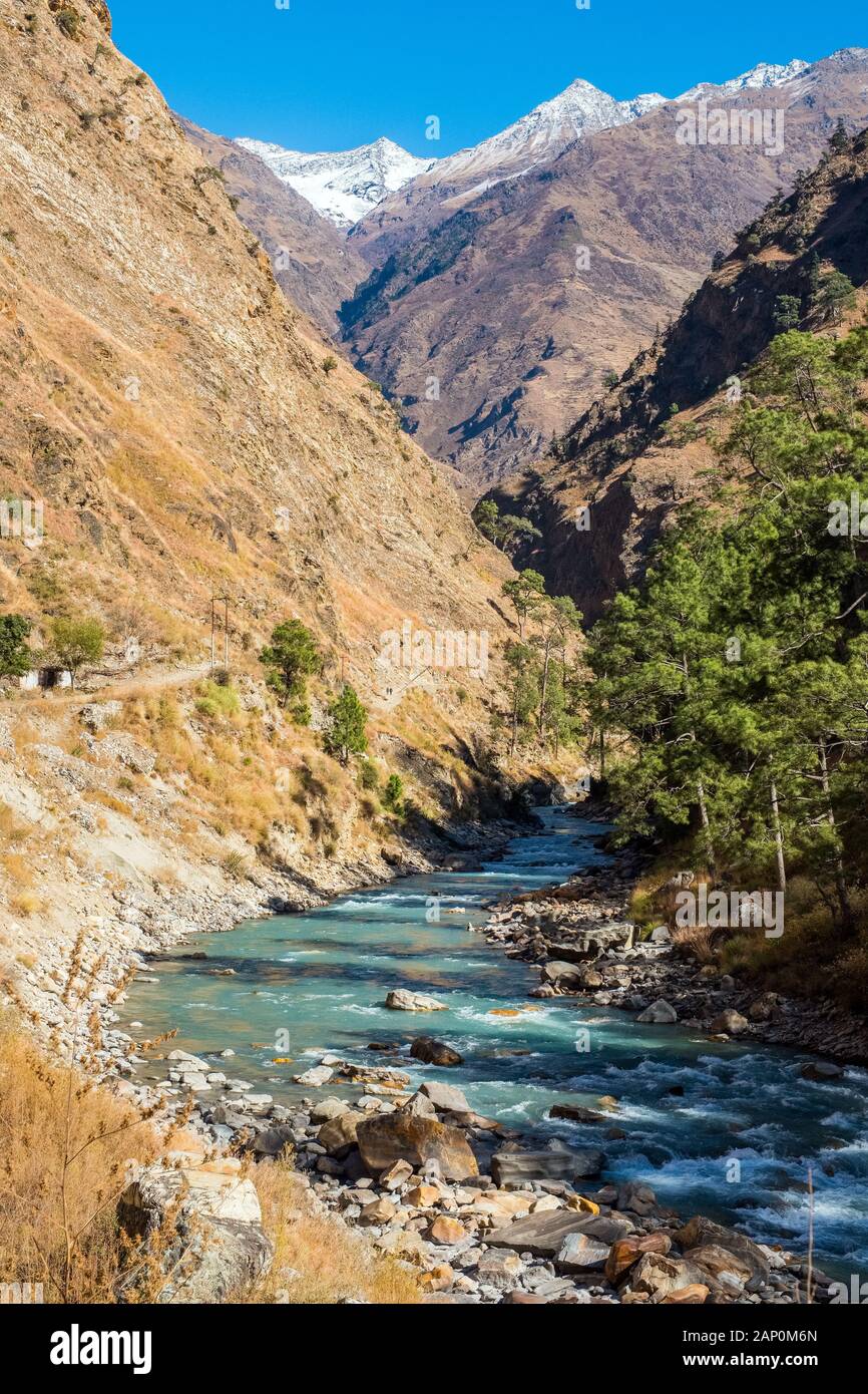 Une gorge de rivière dans la région Himalaya de Dolpo, au Népal sur le thelower Dolpo Trek Banque D'Images