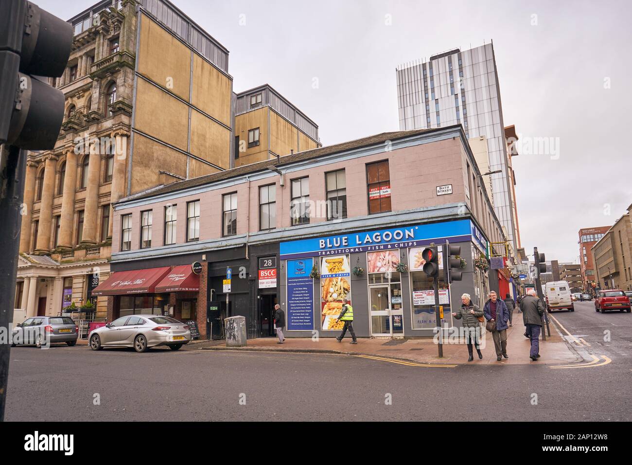 Le plus ancien restaurant italien de Glasgow, l'un des plus anciens pubs de la ville et la célèbre Chippy Blue Lagoon sont à proximité. Banque D'Images