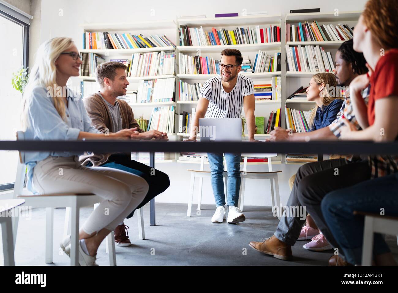 Groupe de gens d'affaires designers architectes in office Banque D'Images
