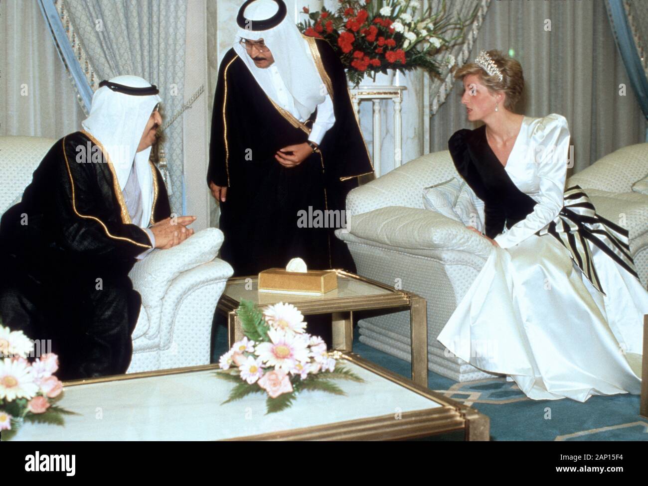S.m. le Roi Fahd et SAR la Princesse Diana à Paris lors de sa visite royale de l'Arabie saoudite en novembre 1996. Banque D'Images