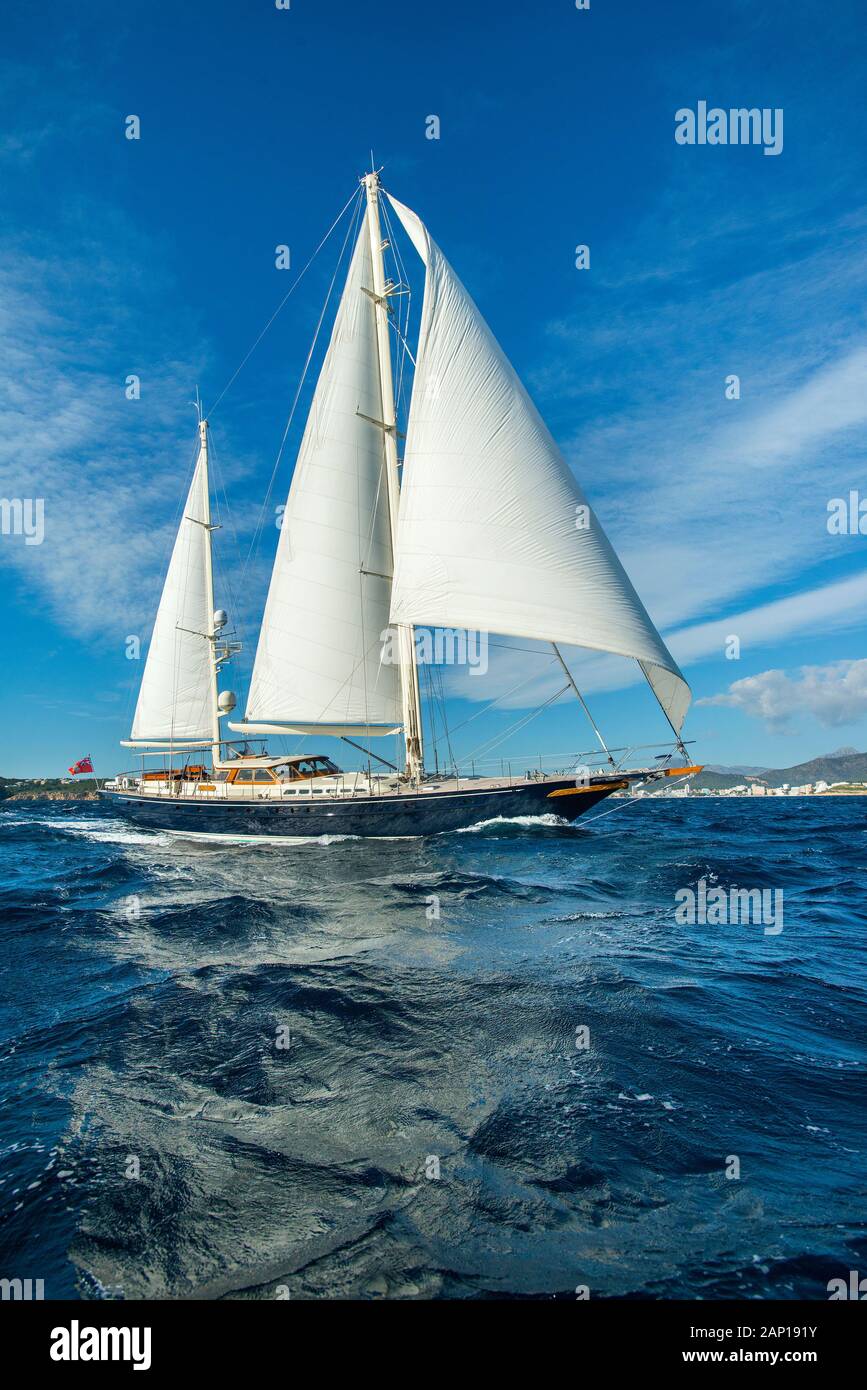 Yacht À Voile En Mer Méditerranée Banque D'Images