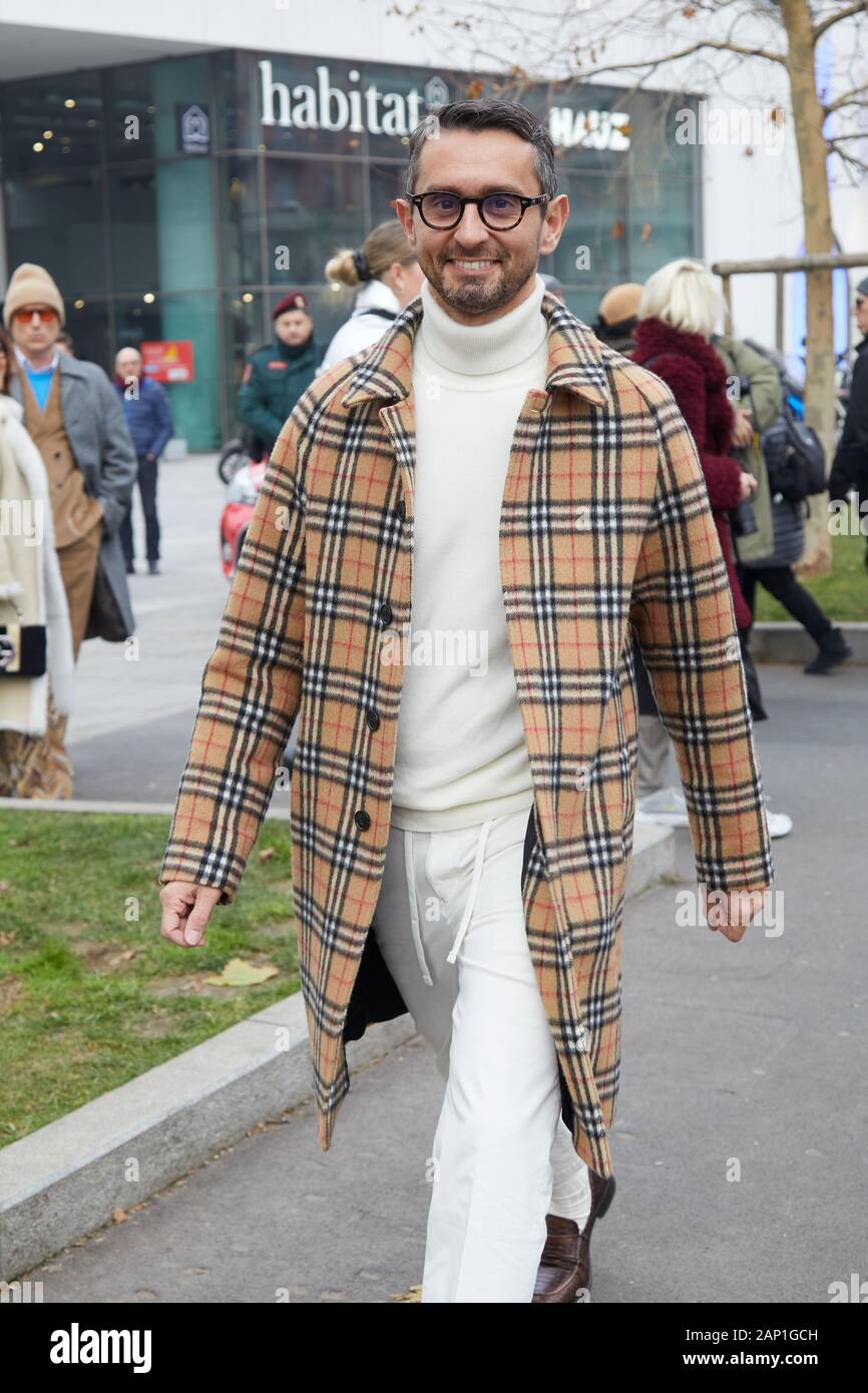 MILAN, ITALIE - 14 janvier 2019 : Simone Marchetti avant Gucci fashion show, Milan Fashion Week street style ? Banque D'Images