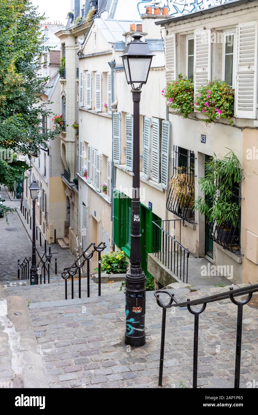 Étapes le long de la Rue André Antoine à Montmartre, Paris, France Banque D'Images