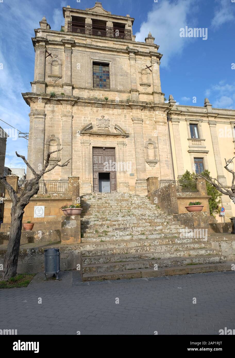 Église Santa Chiara, ( l'Église de Sainte-Clare ) Sacrario ai Caduti di tutte le guerre, Enna, Sicile, Italie Banque D'Images