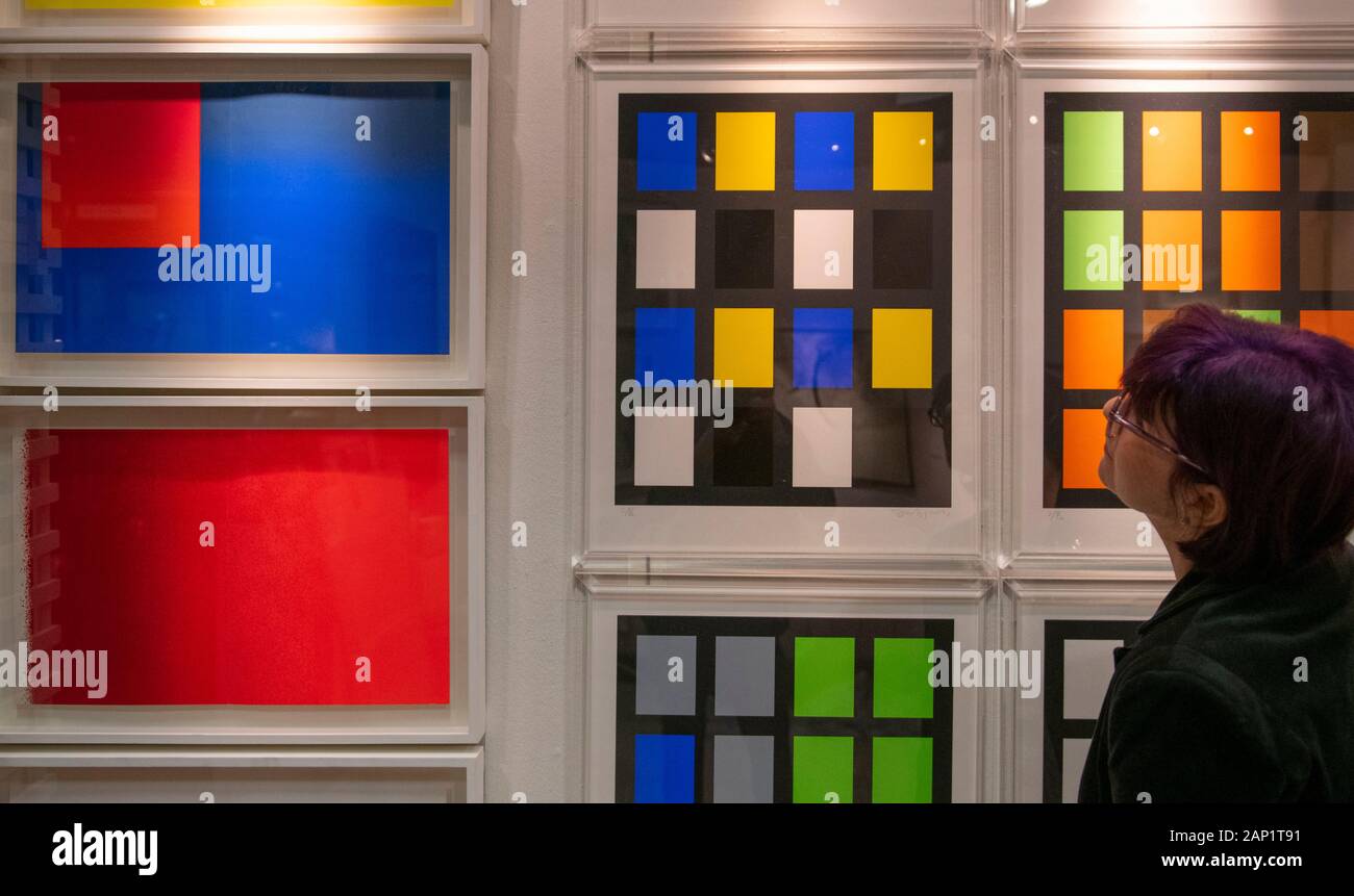 Battersea Park, London, UK. 20 janvier 2020. L'hiver d'Antiquités Décoration & Textiles Fair s'ouvre du 21 au 26 janvier 2020. Image : Ian Tyson. Les pronoms. Ensemble complet de huit-écran imprime en couleurs, toutes signées et numérotées au crayon, Tetrad Press London, 1971. Credit : Malcolm Park/Alamy Live News. Banque D'Images