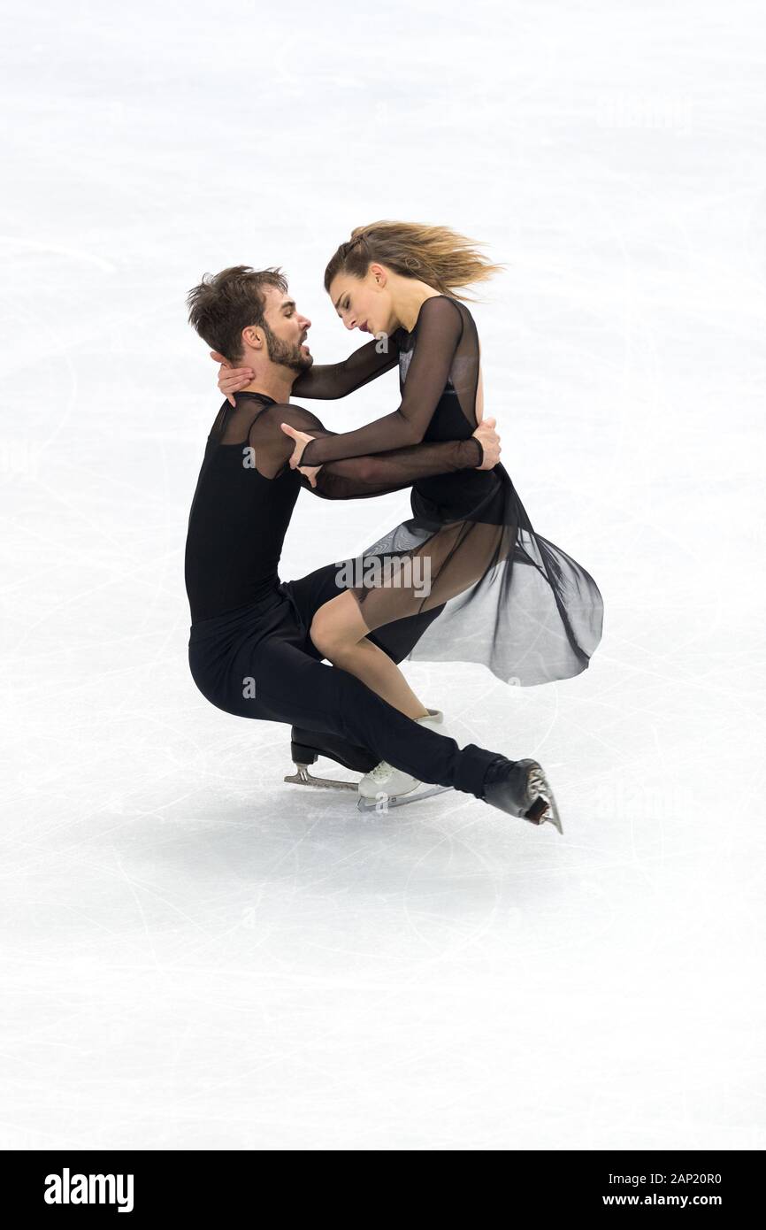 Gabriella Papadakis et Guillaume Cizeron de France en concurrence au cours de la danse sur glace senior de patinage libre à la patinoire Palavela de Turin (Italie), le 7 décembre Banque D'Images