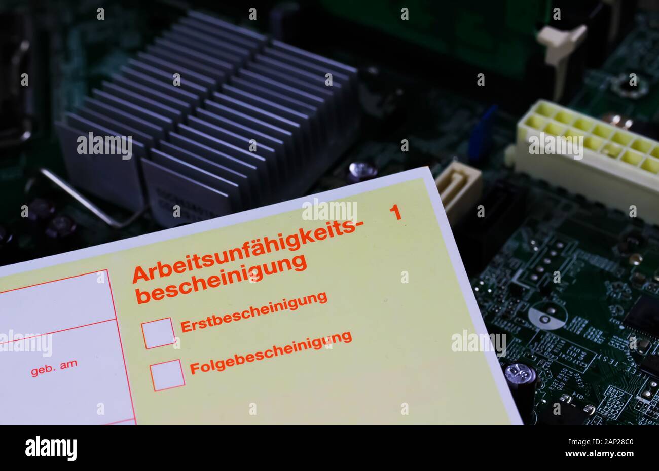 VIERSEN, ALLEMAGNE - Décembre. 16. 2019 : l'incapacité de travail concept numérisation - Jaune certificat d'incapicity Arbeitsunfähigkeitsbescheini (allemand : Banque D'Images