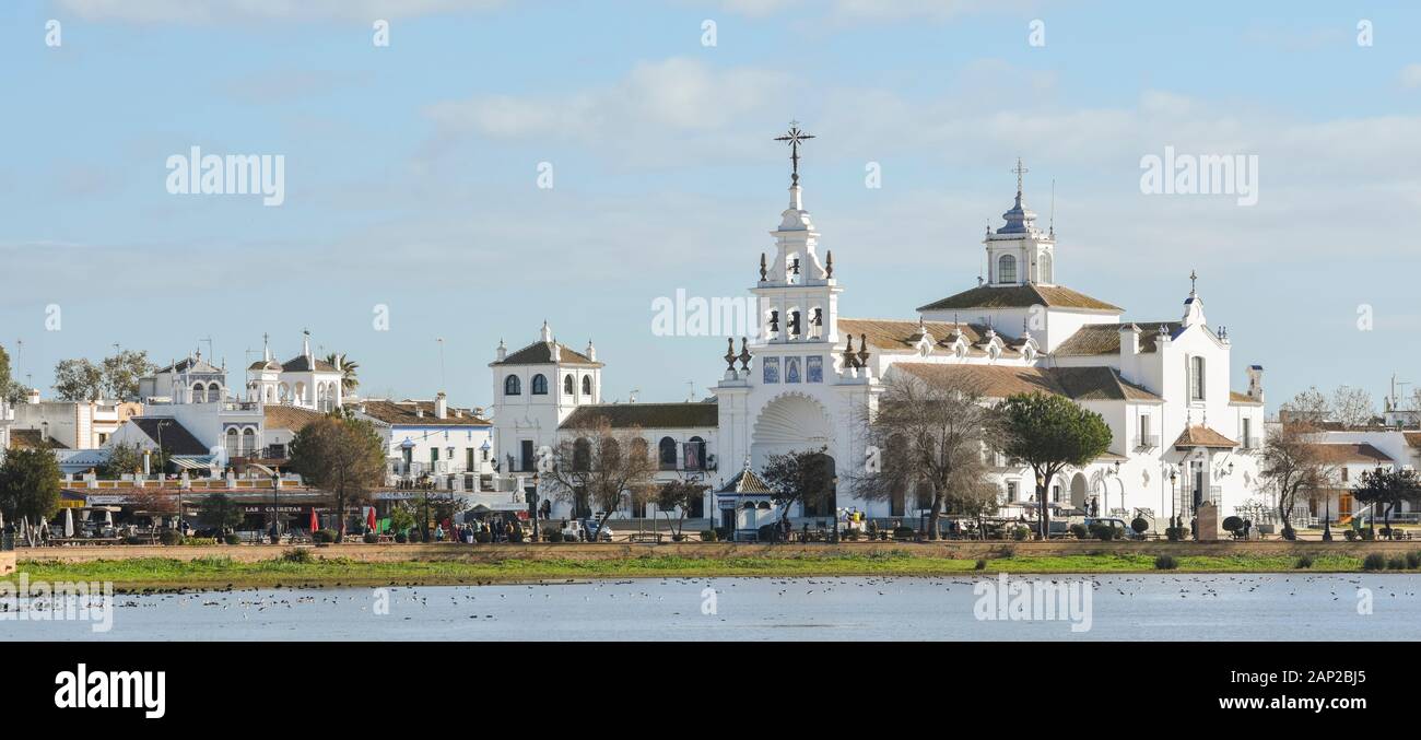 L'église El Rocio, Ermitage de la Vierge d'El Rocio, au Parc National de Doñana, Marismas Andalucia, Spain, Europe Banque D'Images