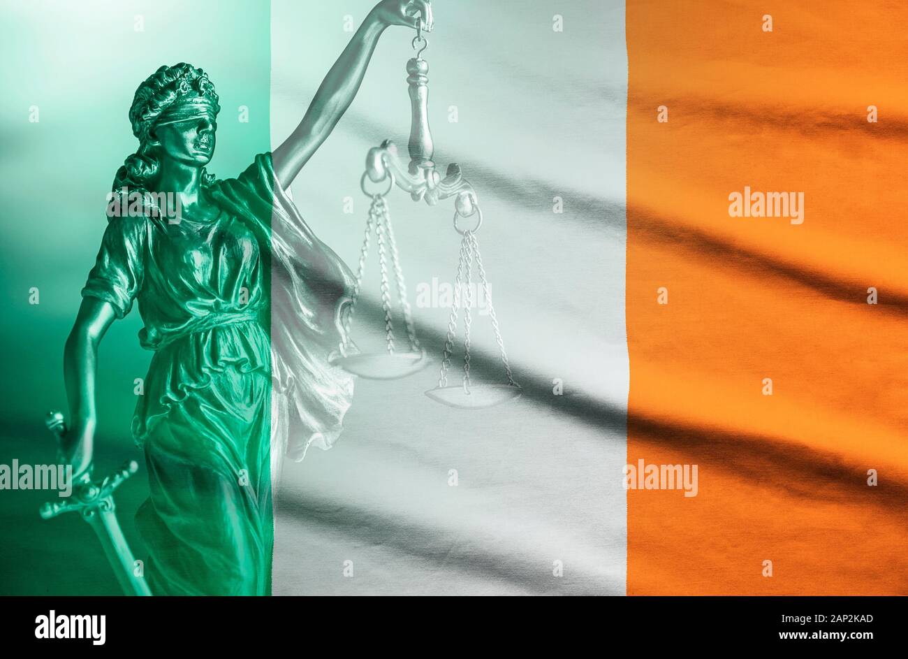 Drapeau national de l'Irlande avec la figure de la Justice Banque D'Images