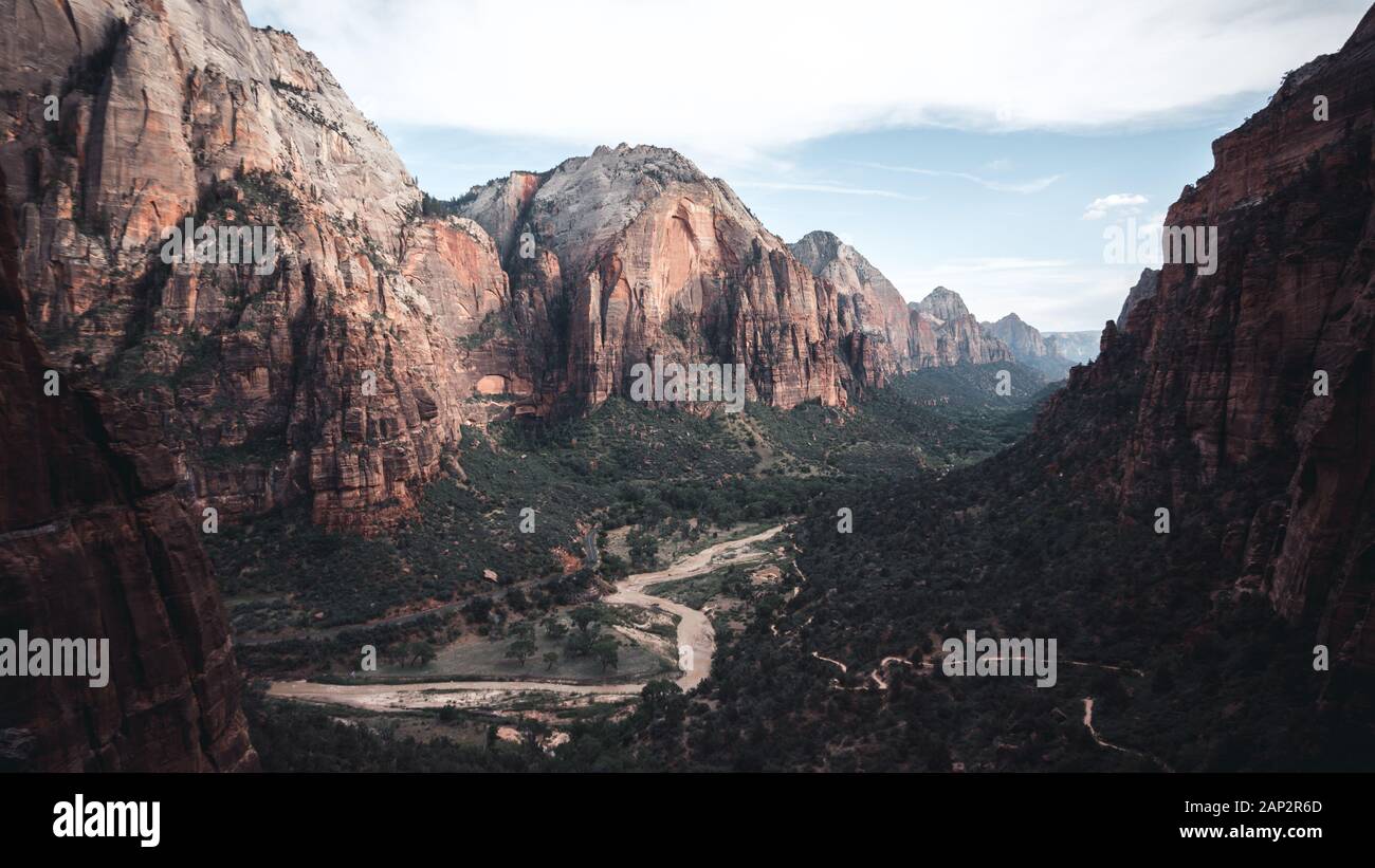Falaises dans le Zion National Park, Utah, USA Banque D'Images
