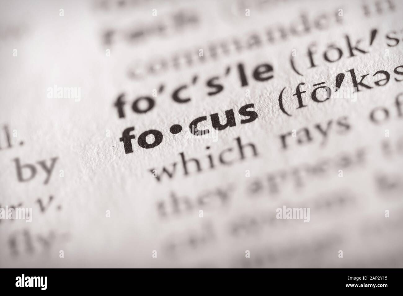 Focalisation sélective sur le mot focus. Beaucoup plus de photos de mots dans mon portefeuille. Banque D'Images