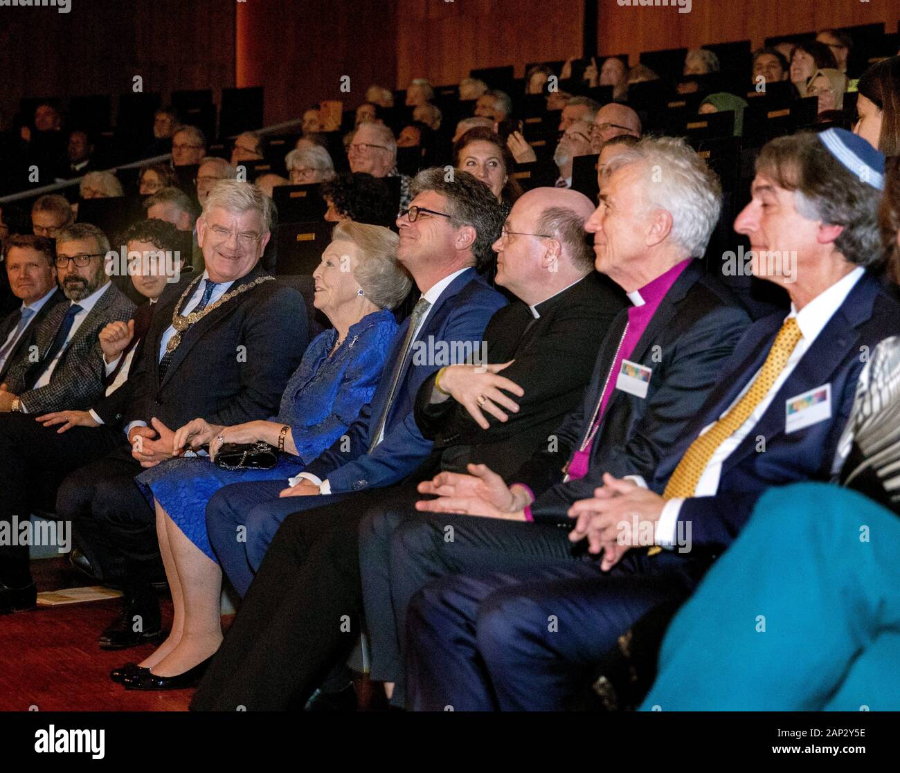 La princesse Beatrix des Pays-Bas arrive à Vredenburg Tivoli à Utrecht, le 20 janvier 2020, pour assister à un symposium de la réseau inter-religieux en Vrijheid Verbonden. Le thème de la réunion est de 75 ans d'freedomPhoto : Albert Nieboer/ Pays-Bas OUT/Point de vue OUT | Banque D'Images
