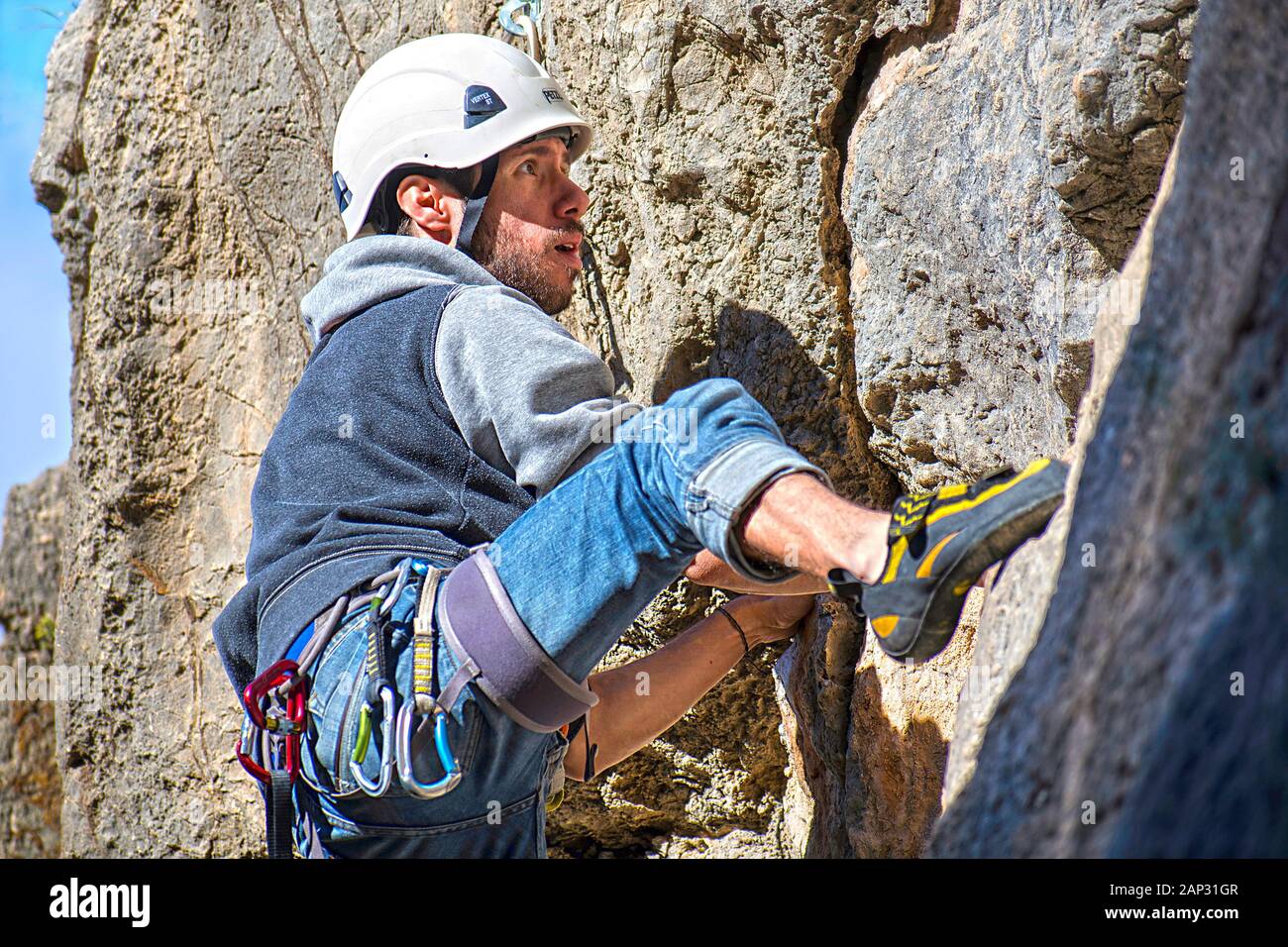 Escalade en montagne Banque de photographies et d’images à haute ...