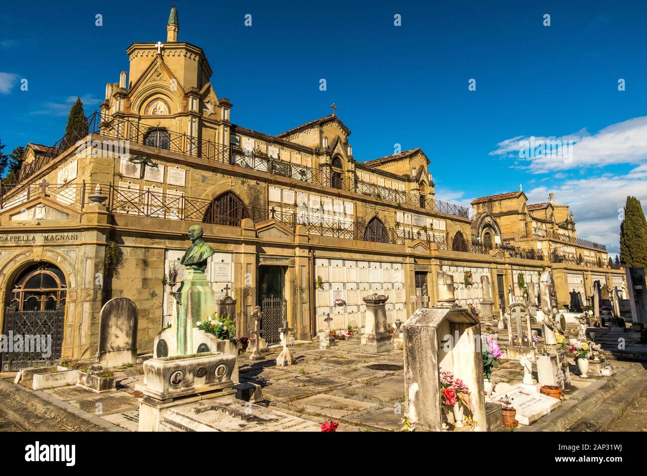 Des tombes dans le cimetière de la Basilique di San Miniato al Monte, Florence, Toscane, Italie Banque D'Images
