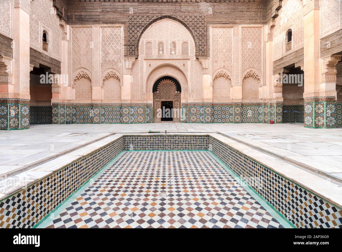 Détails de la cour de Ben Youssef Madrasa Collège islamique Banque D'Images