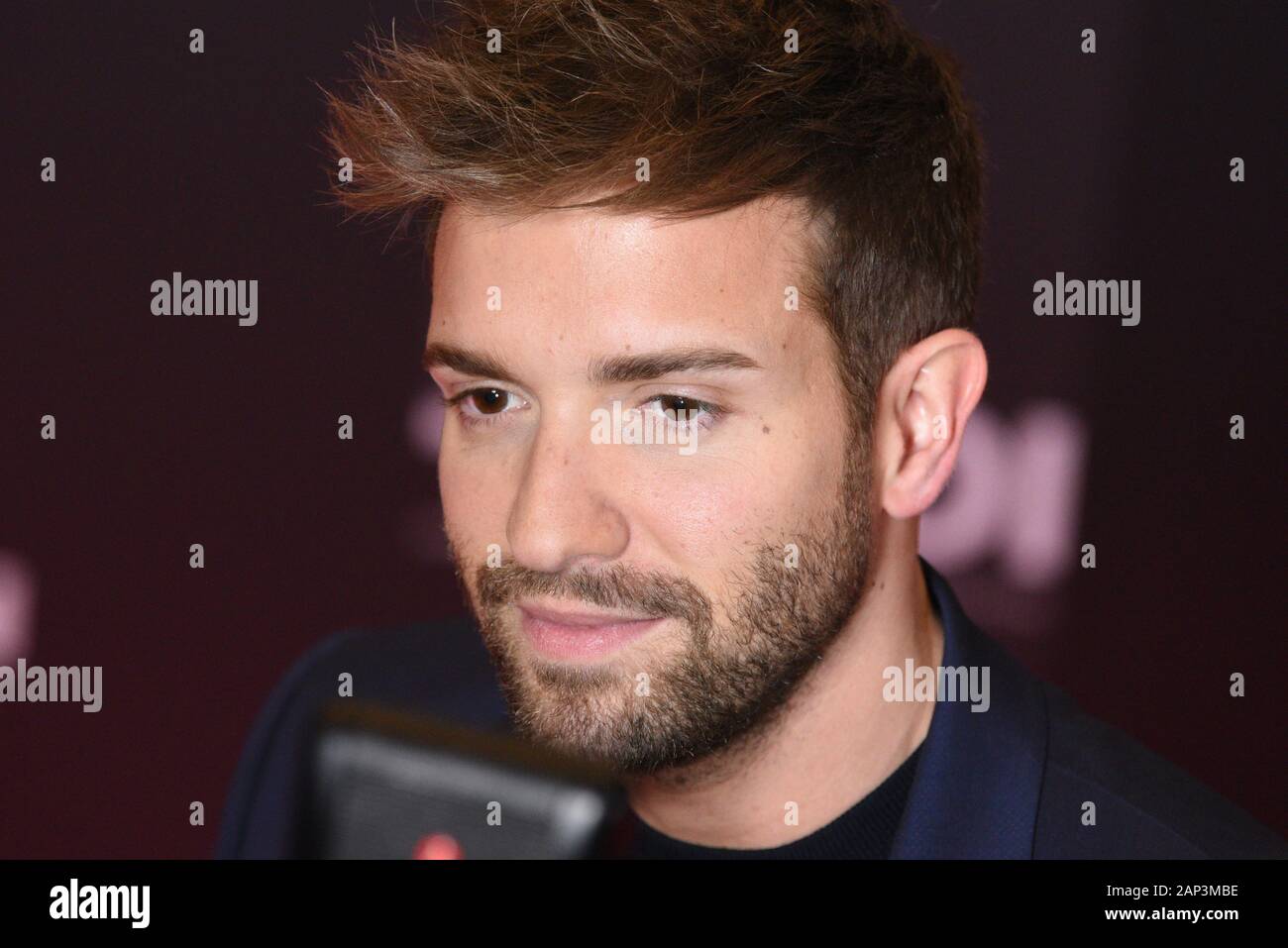 Chanteur espagnol Pablo Alborán assiste à un photocall avant l'Odeon Music Awards gala au Théâtre Royal de Madrid. Banque D'Images