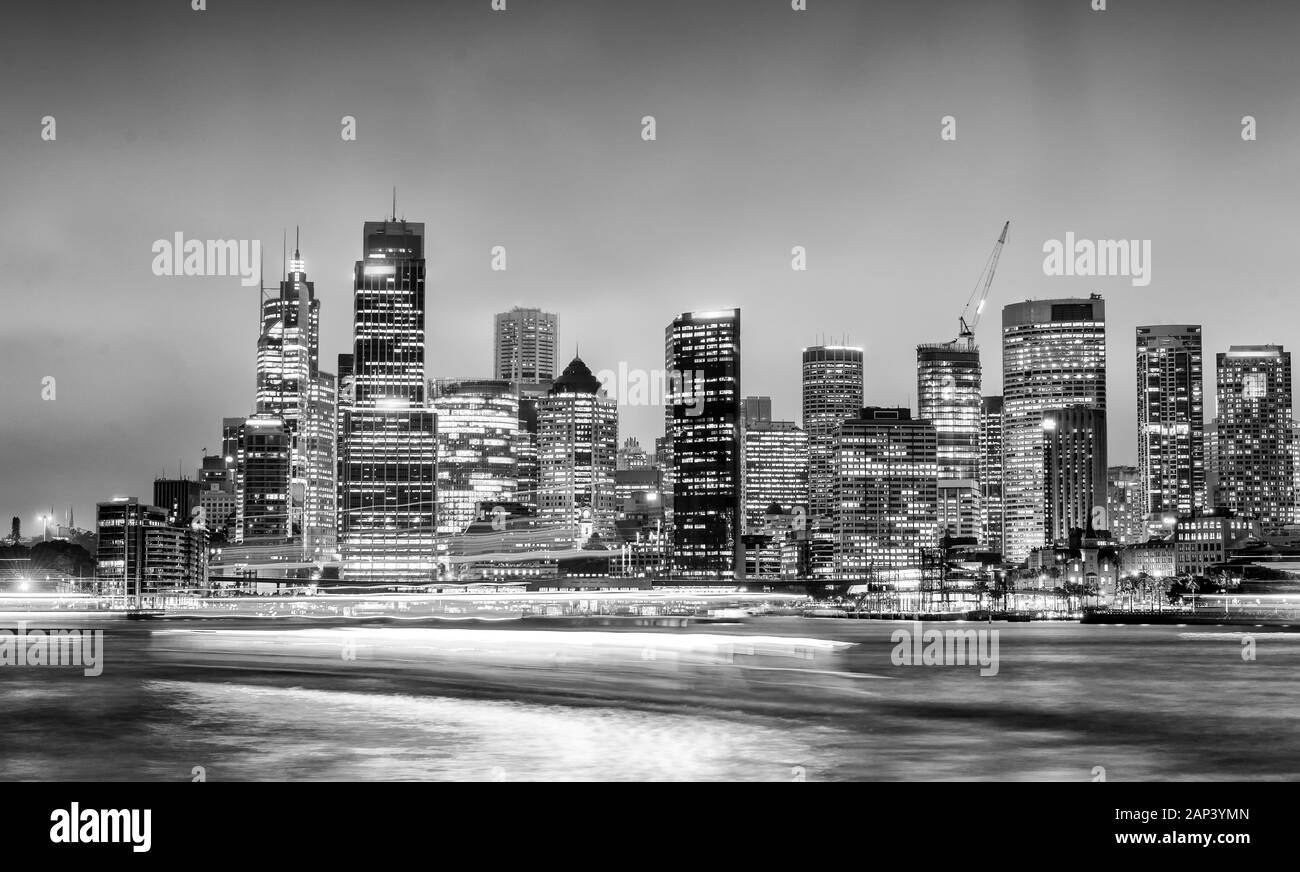 Sydney skyline nuit en noir et blanc. Banque D'Images