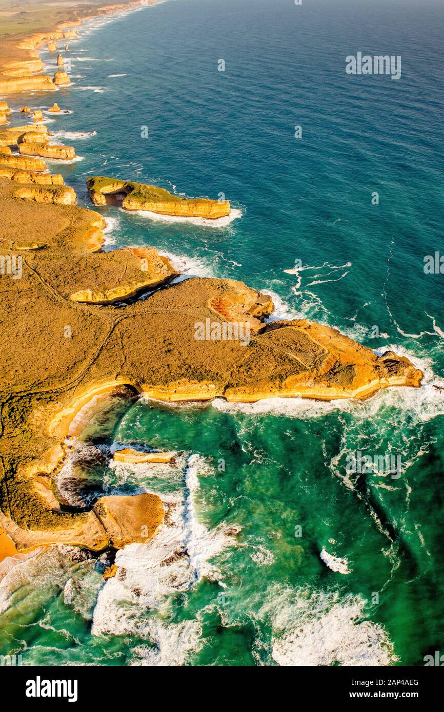 Île de Muttonbird d'un point de vue aérien élevé. Great Ocean Road, Victoria, Australie Banque D'Images