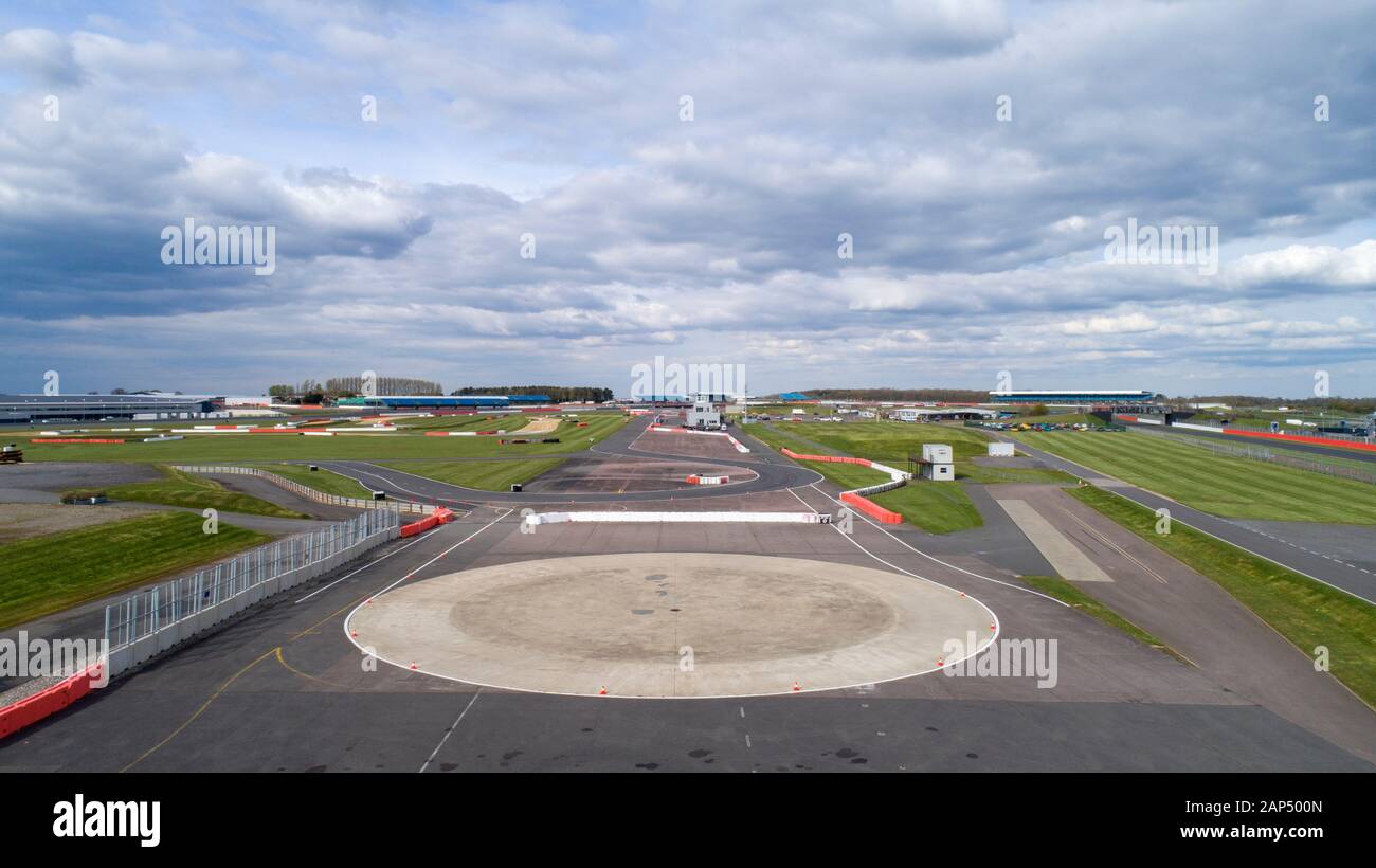 Zone d'angle Stowe de la piste de course Silverstone. Drone shot prendre légalement avec permission Banque D'Images