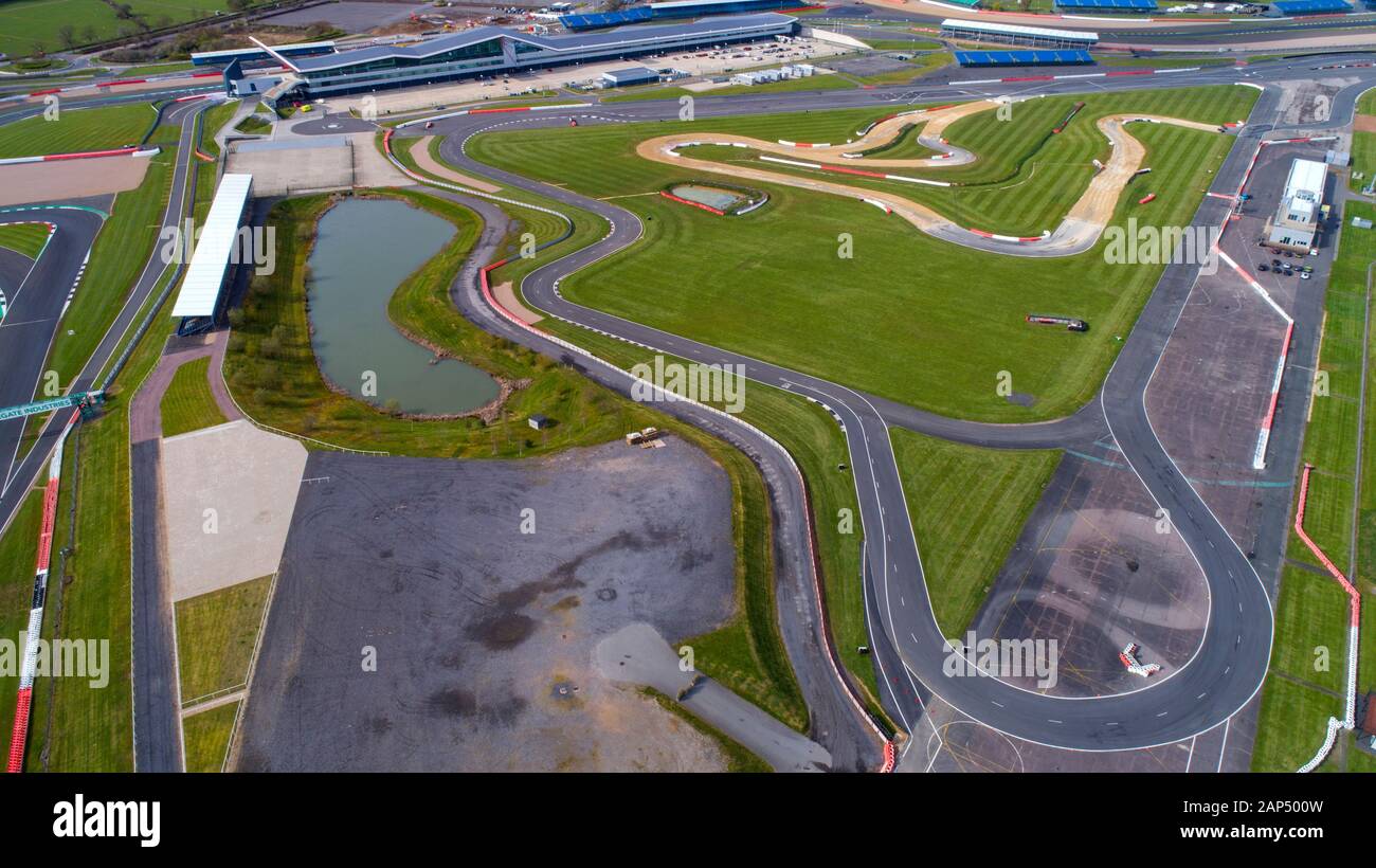 Zone d'angle Stowe de la piste de course Silverstone. Drone shot prendre légalement avec permission Banque D'Images