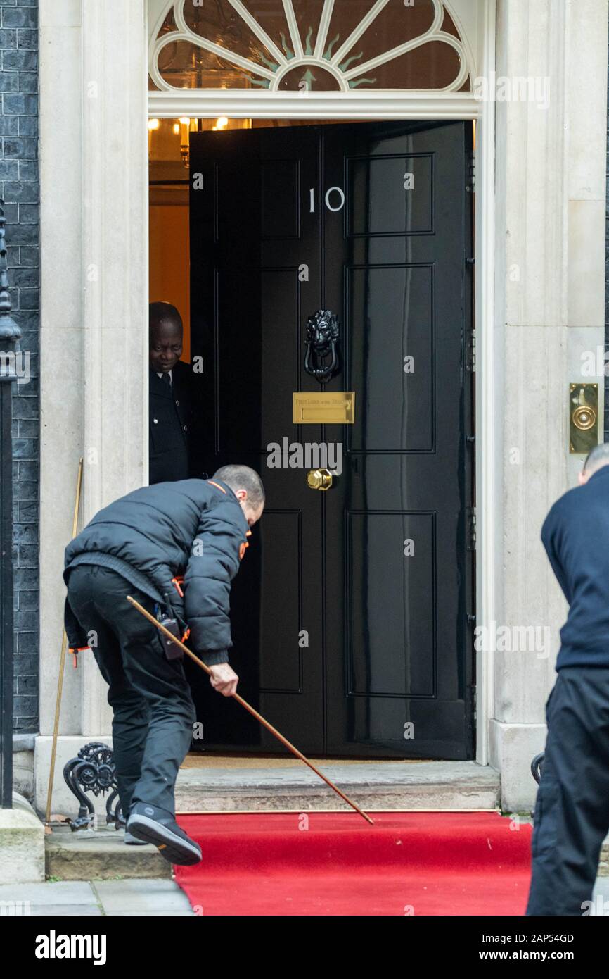 Londres, Royaume-Uni. 21 Jan, 2020. Le tapis rouge est déployé pour des chefs d'État en visite au 10 Downing Street, London Crédit : Ian Davidson/Alamy Live News Banque D'Images