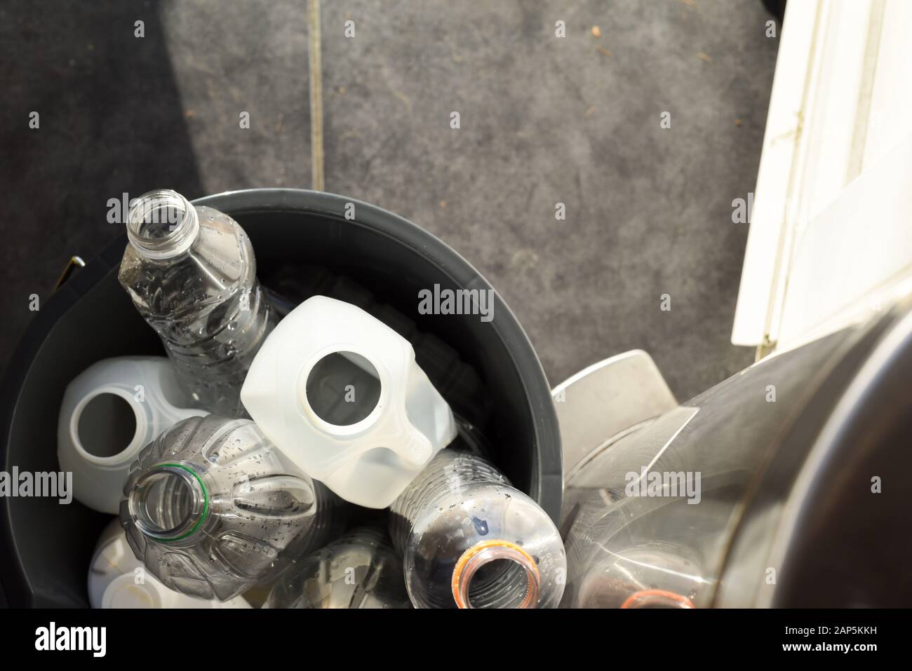 Le recyclage des plastiques, des bouteilles en plastique et les ...