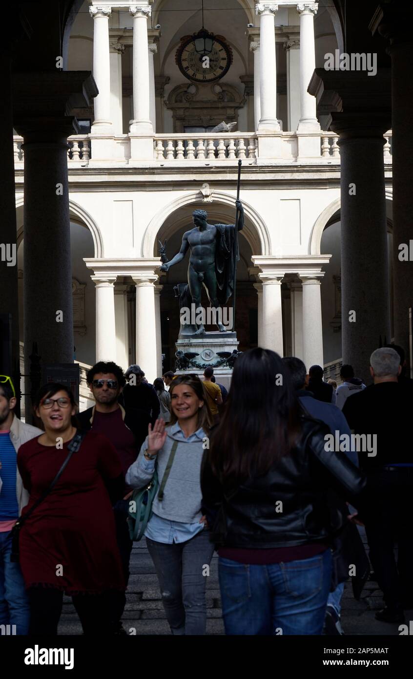 Académie de Brera, Napoleone statue, cour, quartier de Brera, Milan, Lombardie, Italie, Europe Banque D'Images