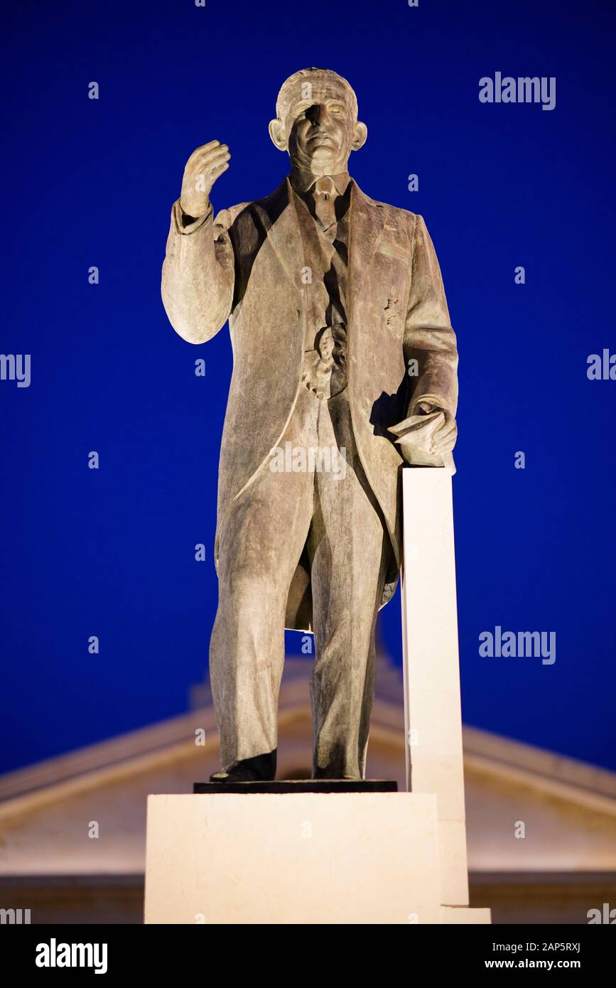 Statue de Giorgio Borg Olivier à la Castille Square à La Valette, Malte Banque D'Images