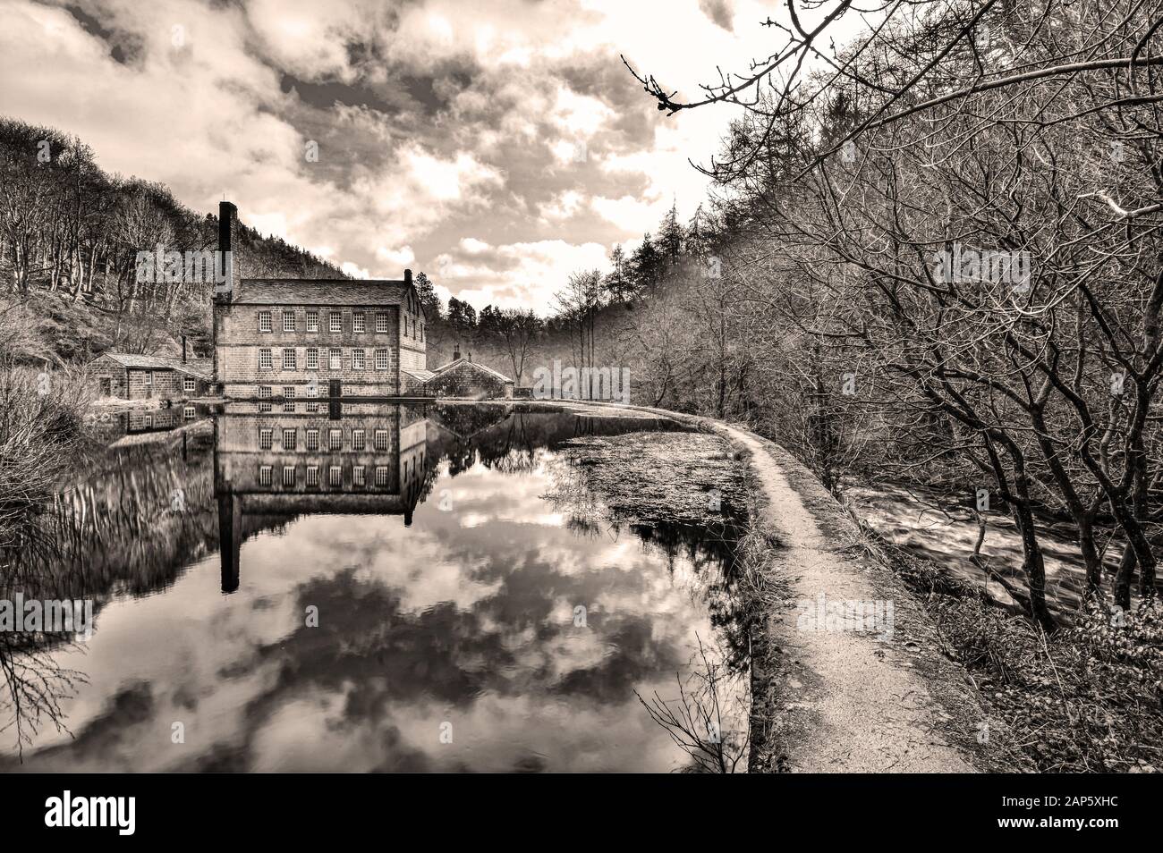 Gibson Mill, Hebden Water, Hardcastle Crags, South Pennines, Calhide, West Yorkshire Banque D'Images