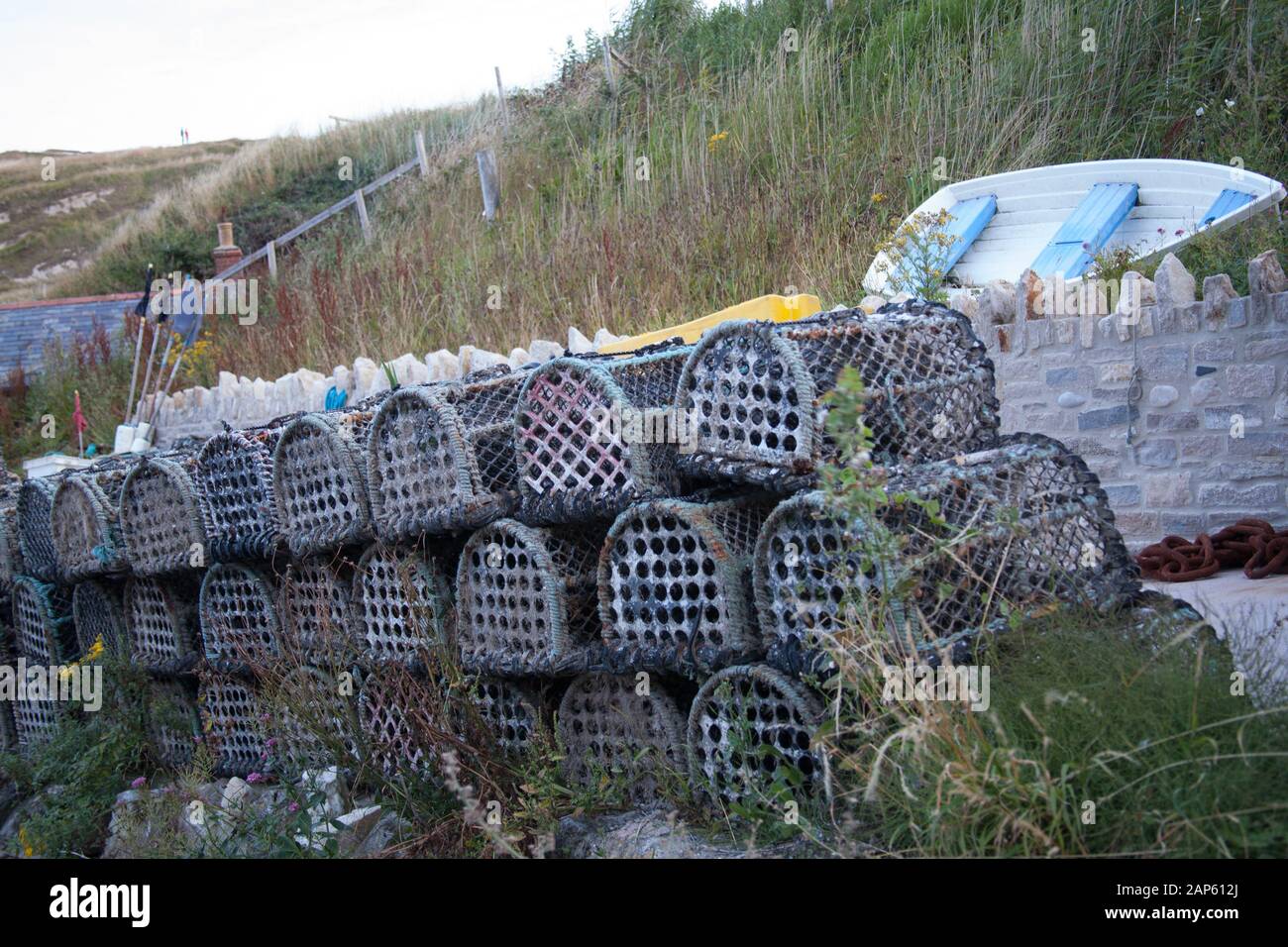 Casiers à crabe à Lullworth Cove, Dorset Angleterre. Banque D'Images