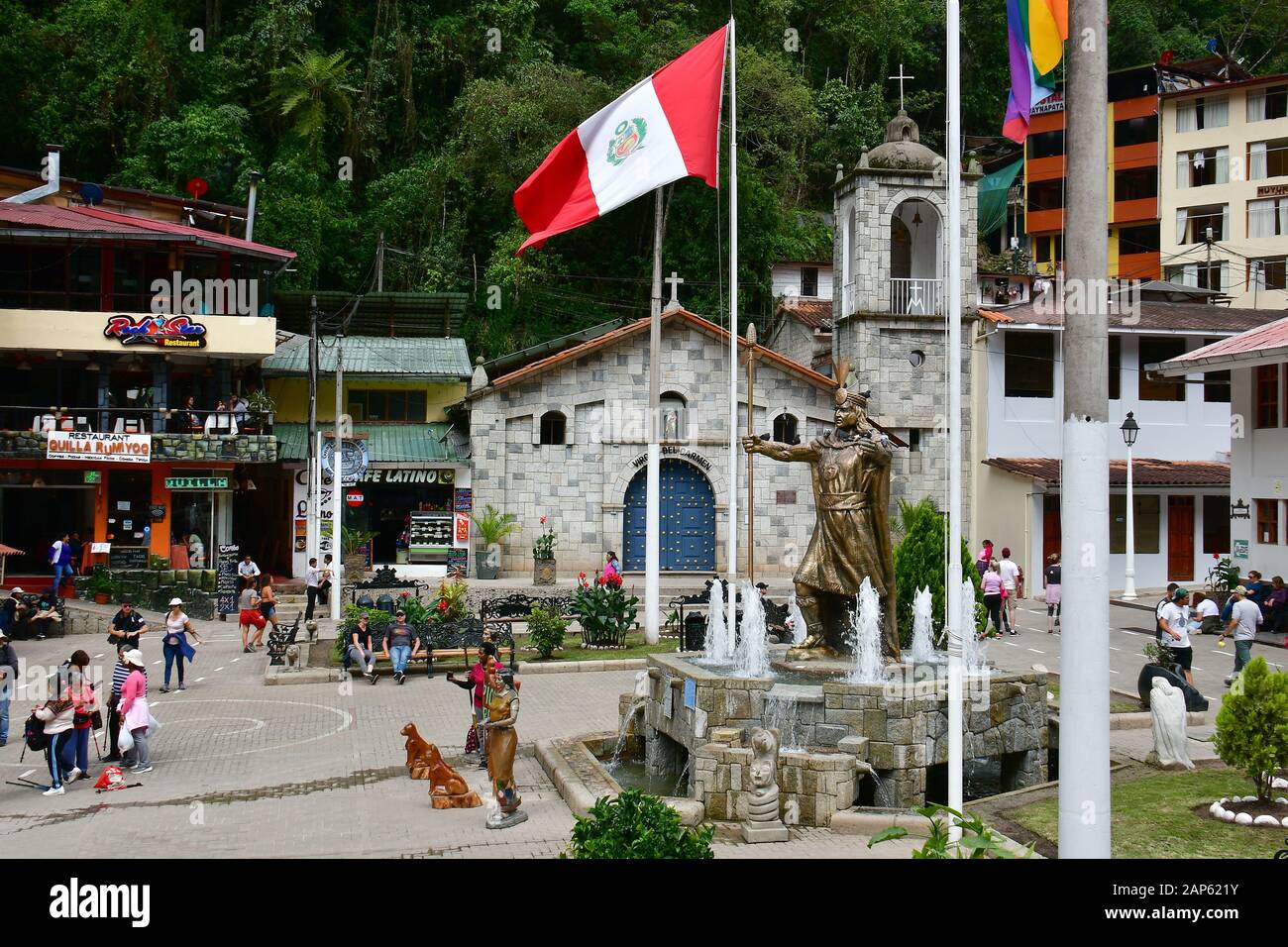 Statue de inca Pachacutec, Plaza de Armas, Aguas Calientes, Machupicchu ou Machupicchu Pueblo, Urubamba Province, région de Cusco, Pérou, Amérique du Sud Banque D'Images