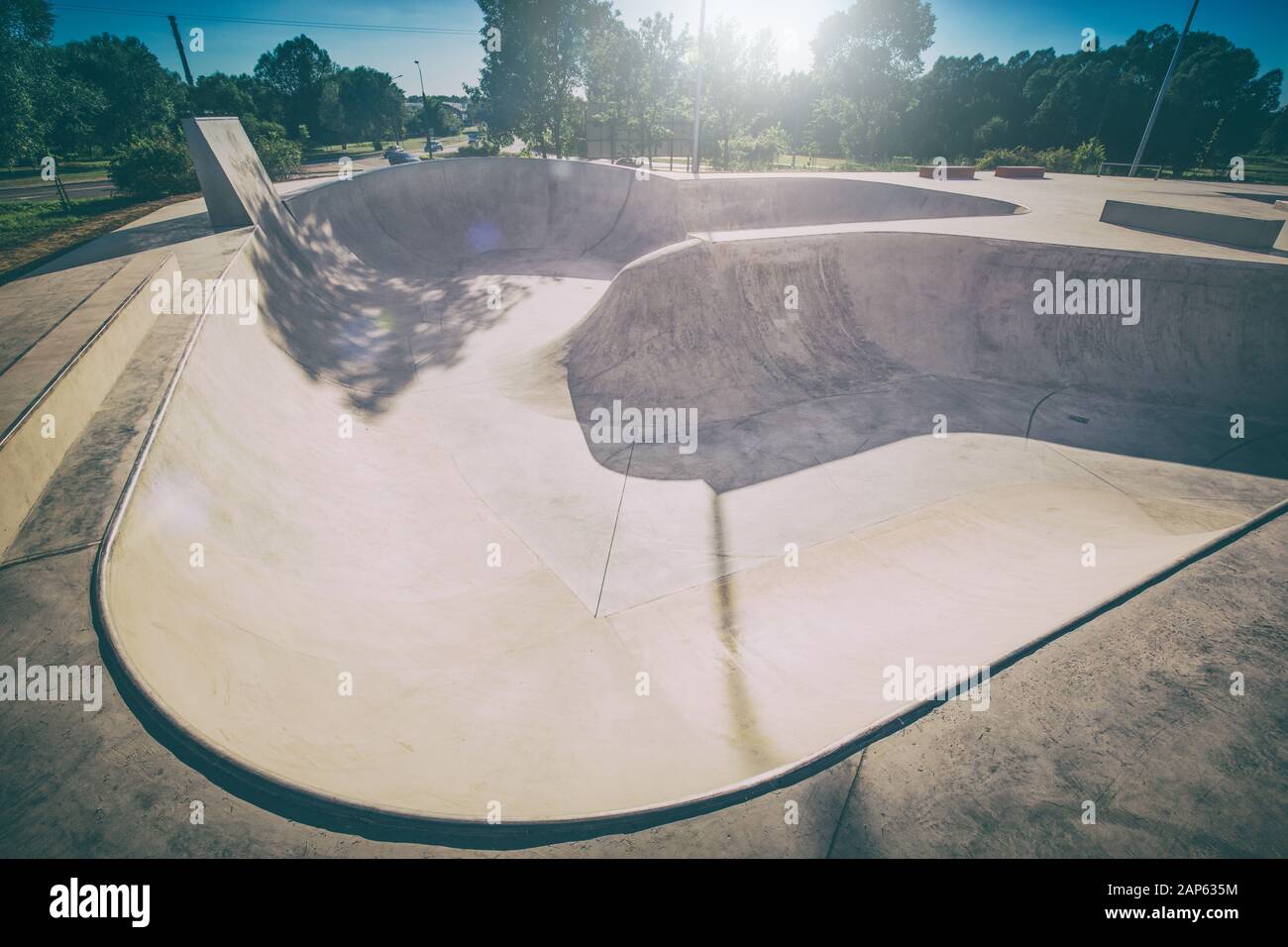 Skatepark bowl Banque de photographies et d'images à haute résolution -  Alamy