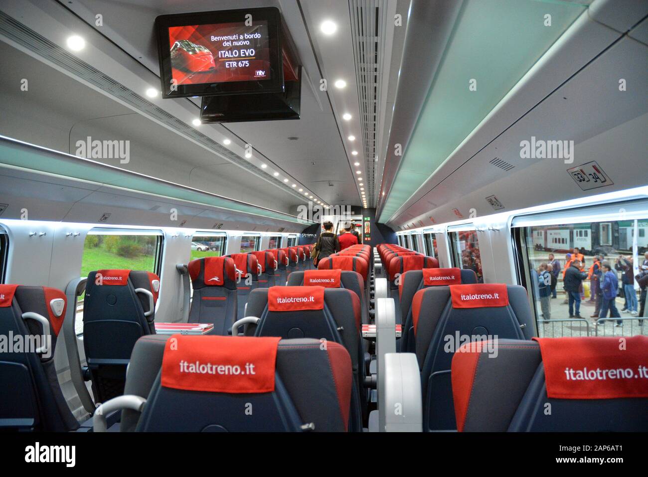 Milan, Italie-10/03/2017- inauguration du nouveau train à grande vitesse de NTV, l'Alstom ETR 675 Italo Evo Banque D'Images